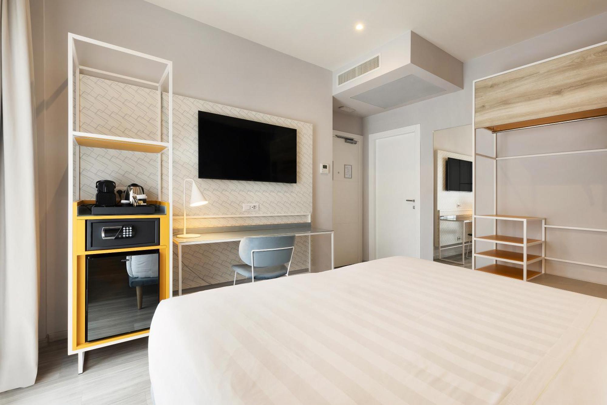 Standaard Tweepersoonskamer met 1 of 2 Bedden en Balkon
