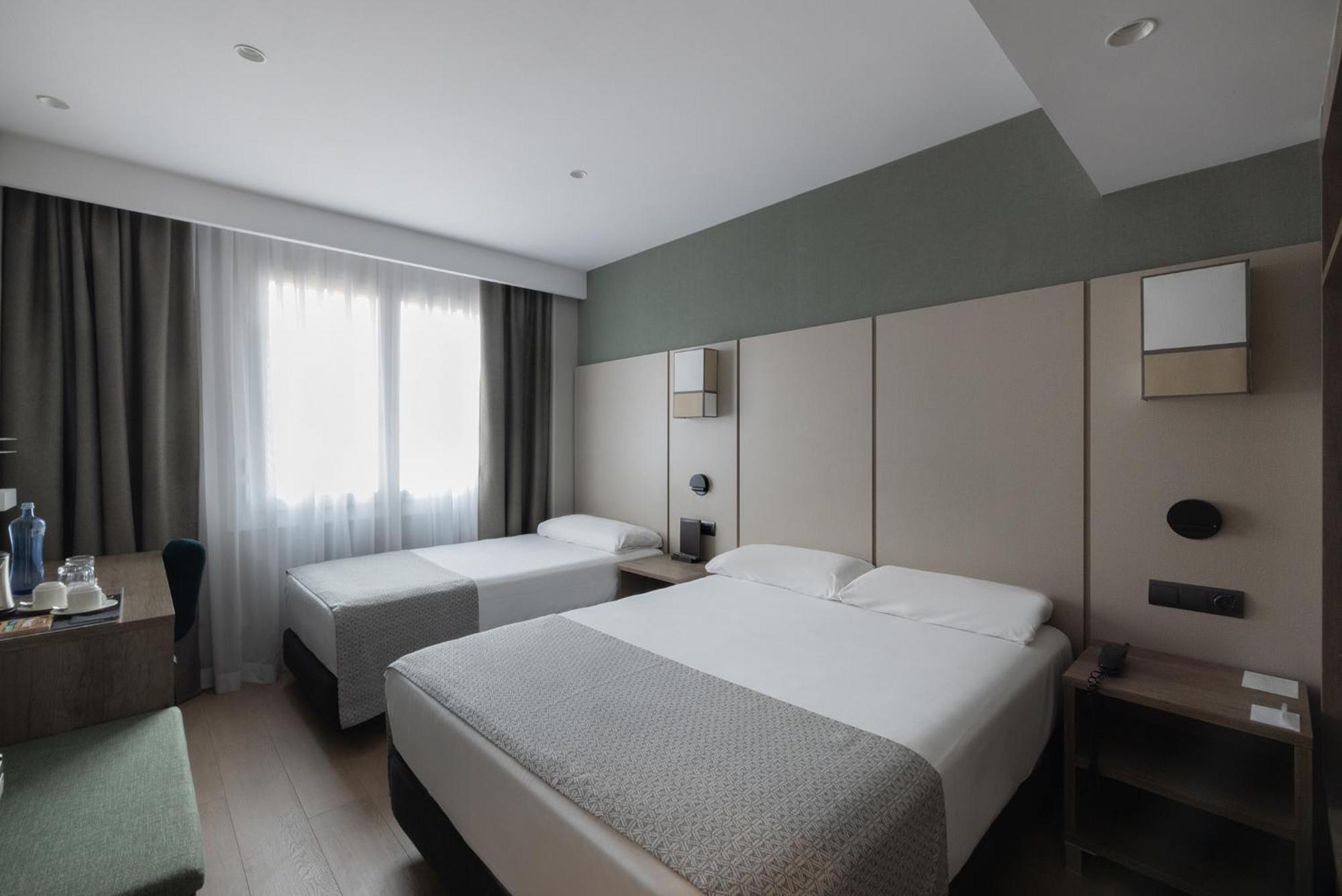 Triple Room (3 Adults),1554120421:JPEG