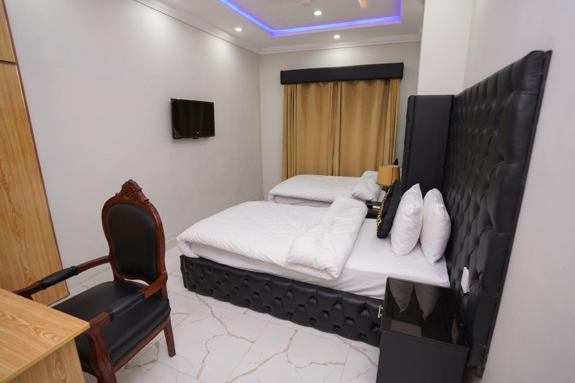 Deluxe Family Suite,1557261919:JPEG