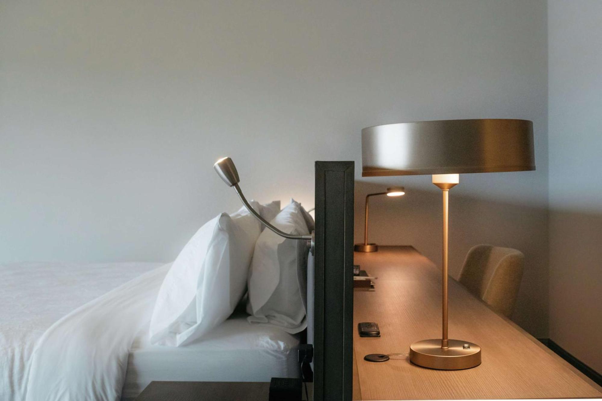 Deluxe King Room - Mobility Access,1557380122:JPEG