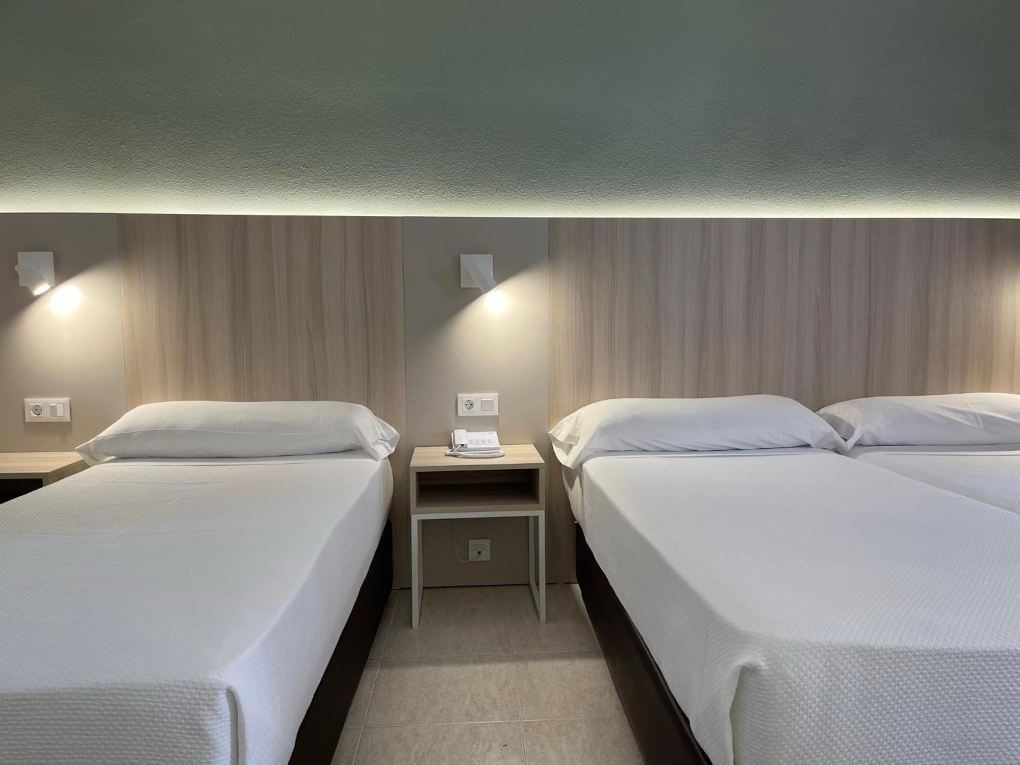 Habitación Doble con cama supletoria (3 adultos)