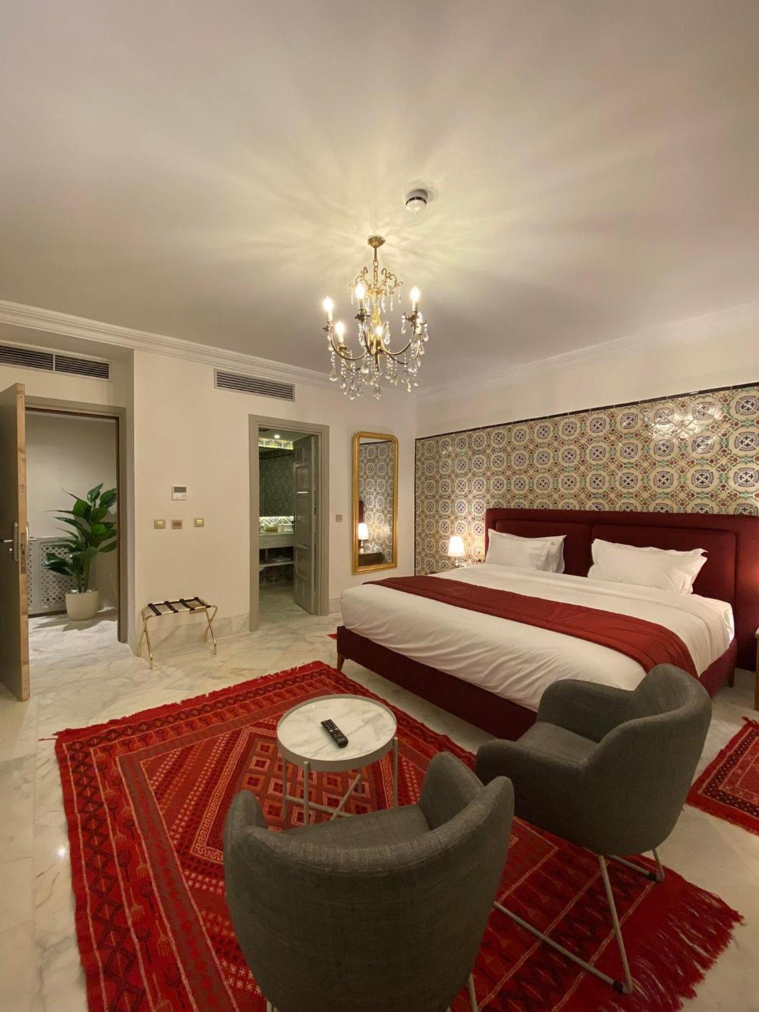 King Room Pool View