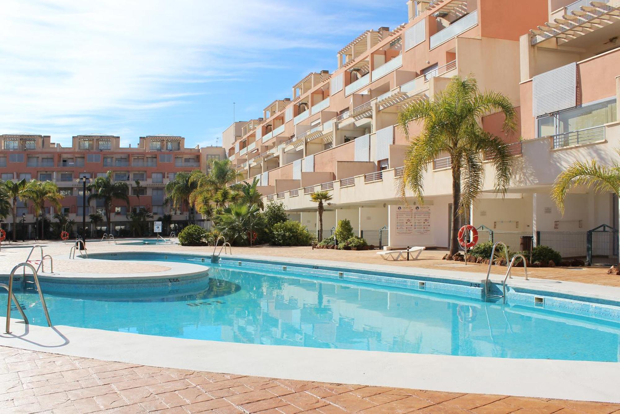 Appartement 2 Chambres avec Terrasse - Vue sur Piscine
