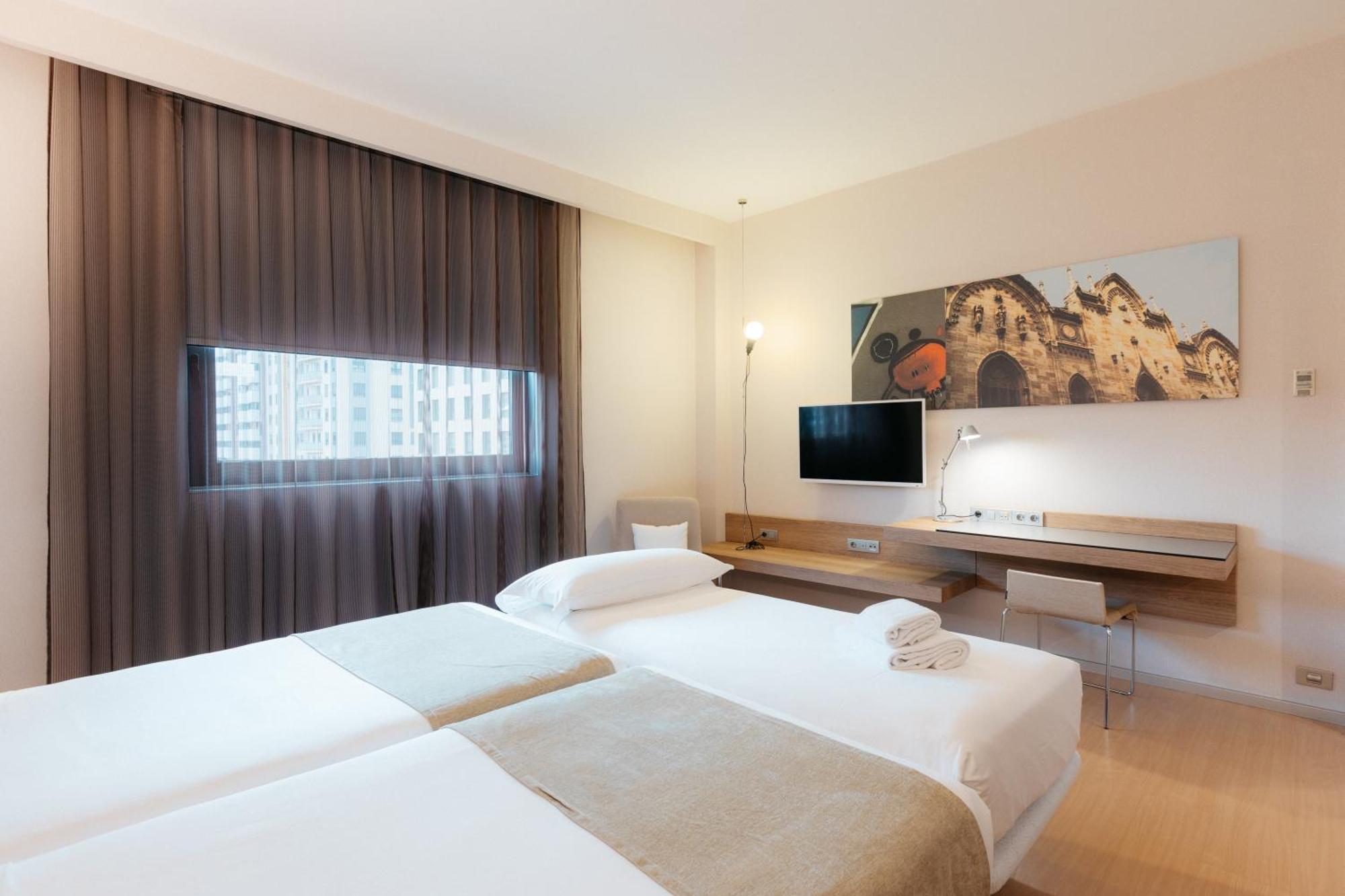 Deluxe Double or Twin Room (3 Adults),1559625088:JPEG