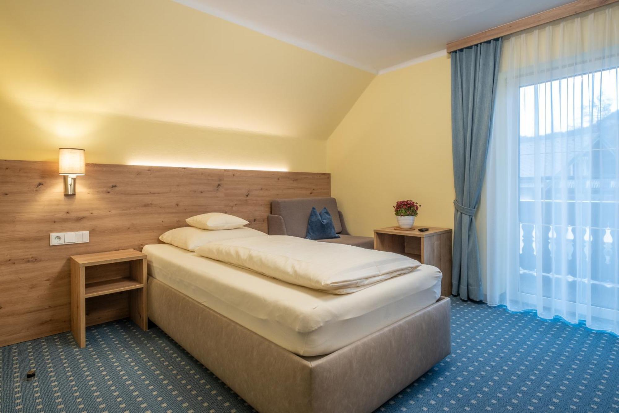 Single Room,1559664718:JPEG
