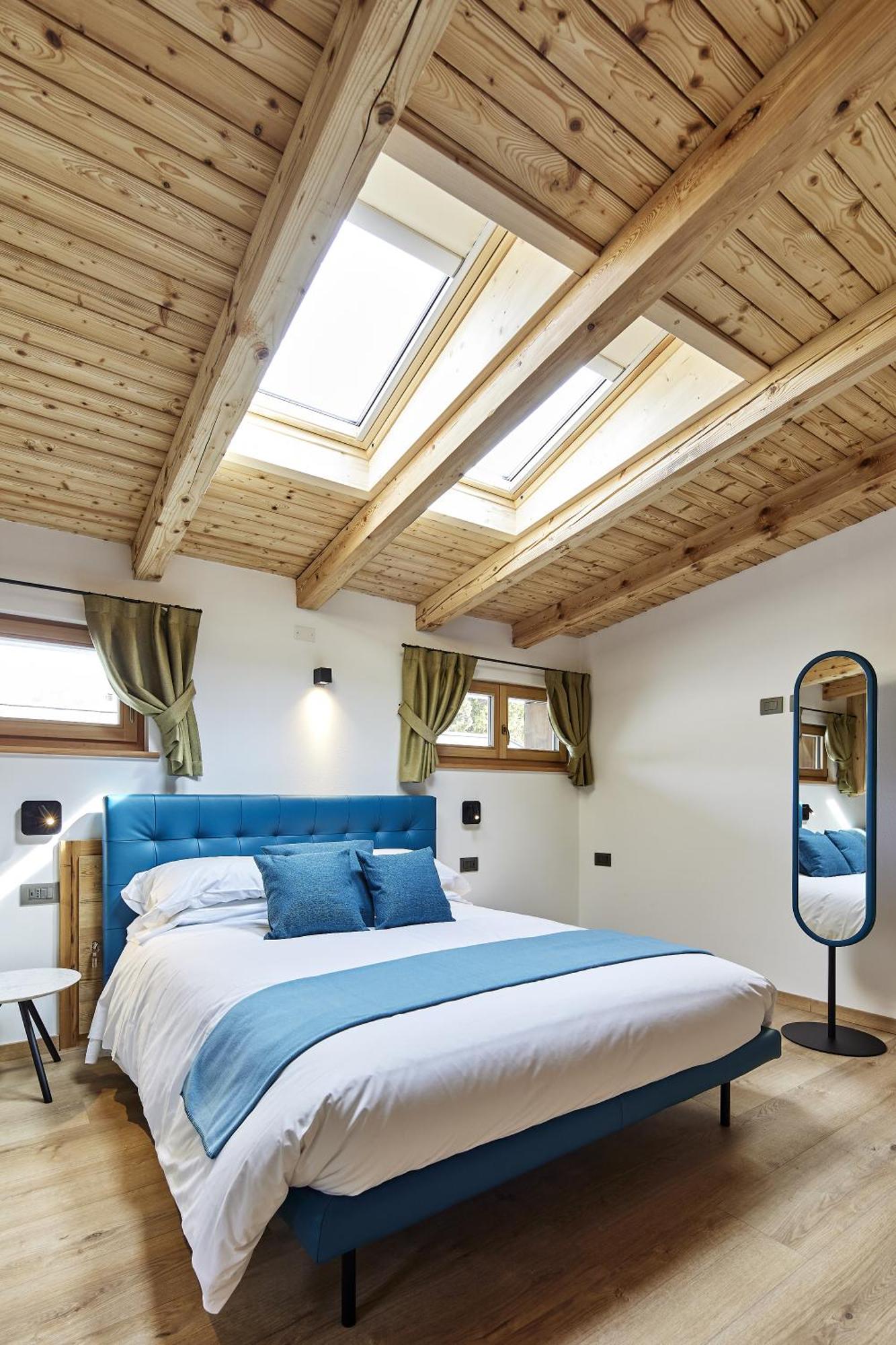 Comfort Triple Room Shower