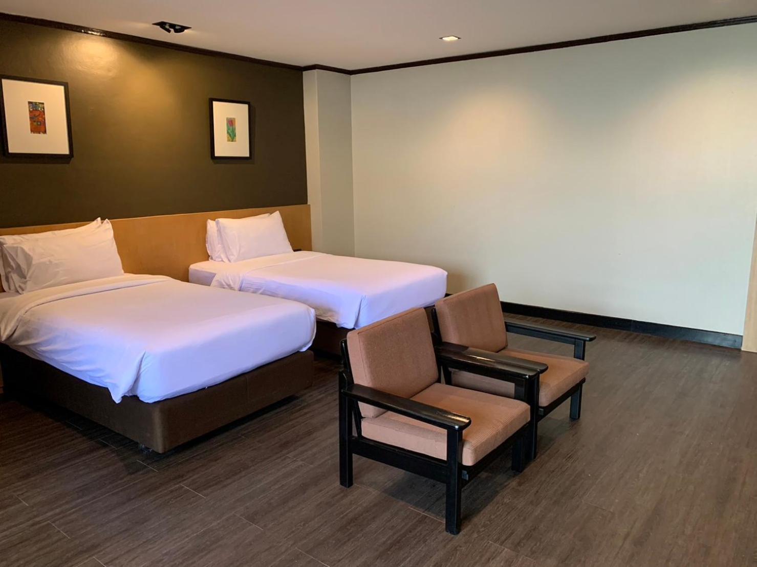 Quarto com 2 Camas de Solteiro