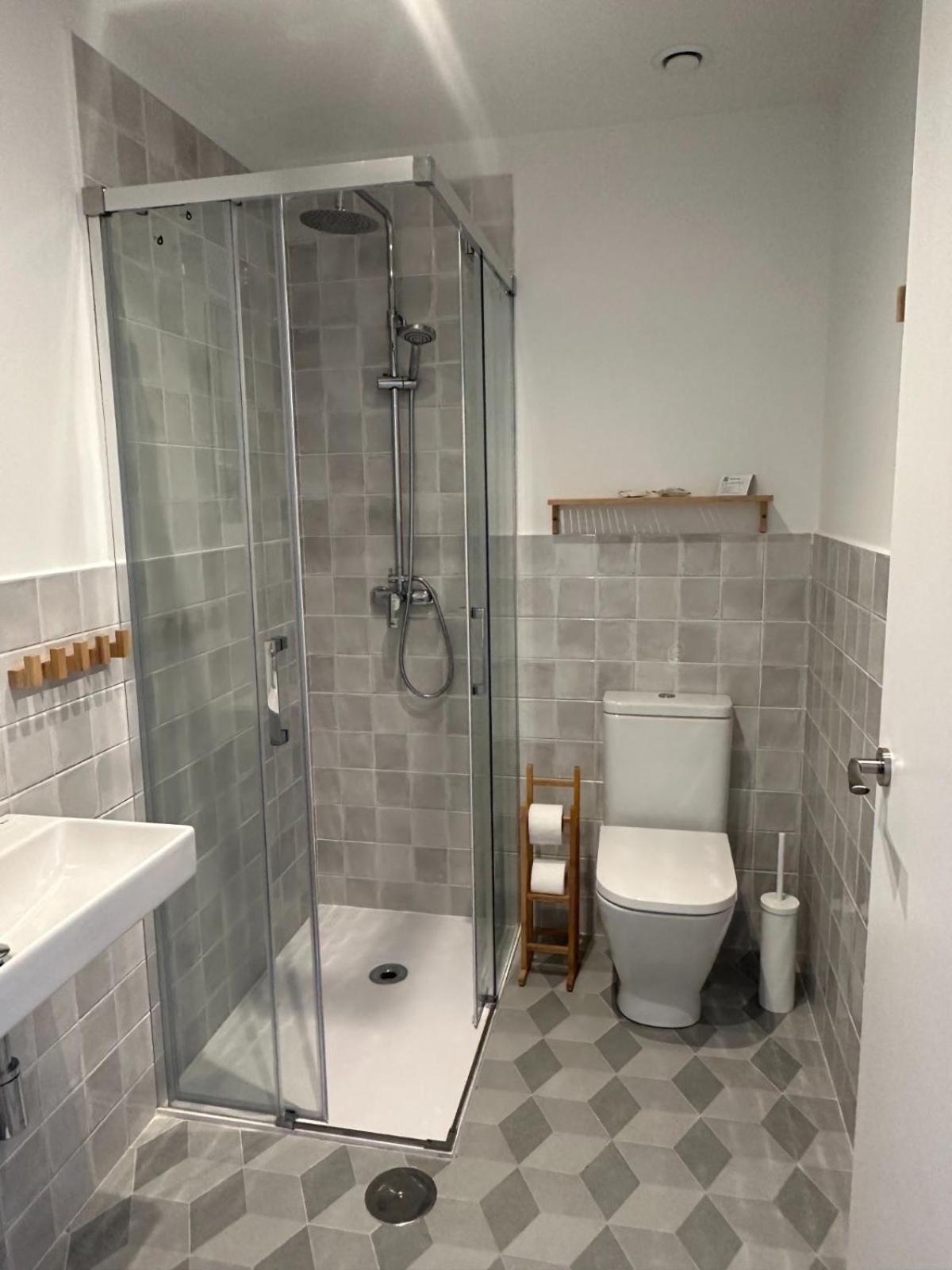 Twin Room,1563276148:JPEG