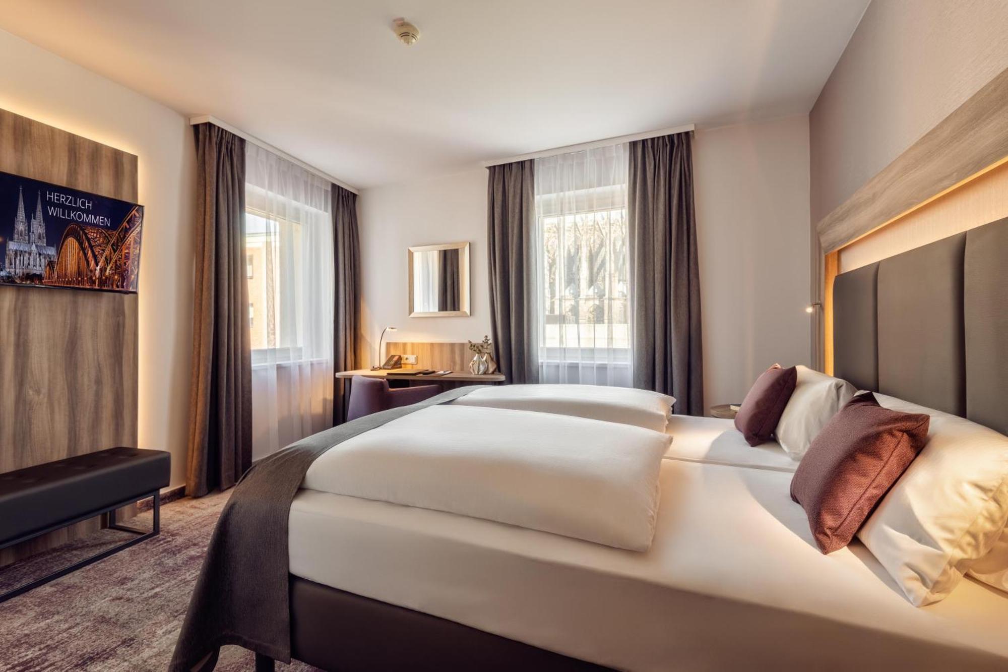 Superior Double Room Cathedral View