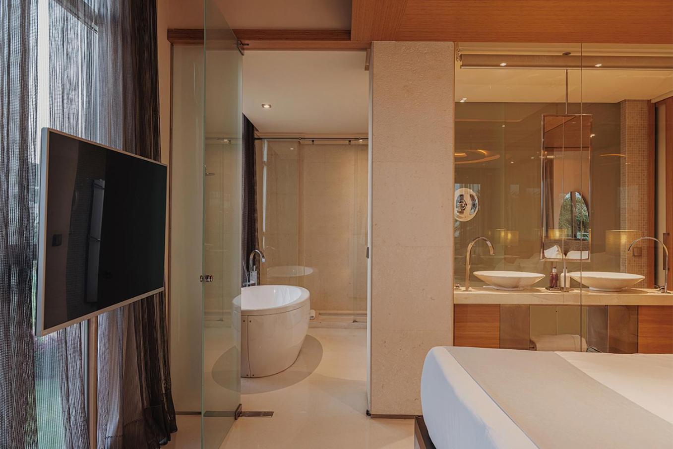 Suite Canto Ampla com Amplo Terraço, Vista Mar, Banheira Exterior e Acesso Spa