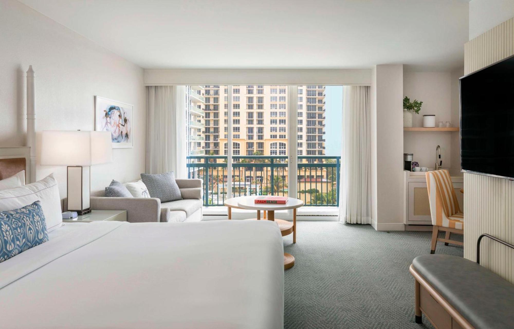 Three-Bedroom Family Suite with Two King Beds, Two Queen Beds and Sofa Bed