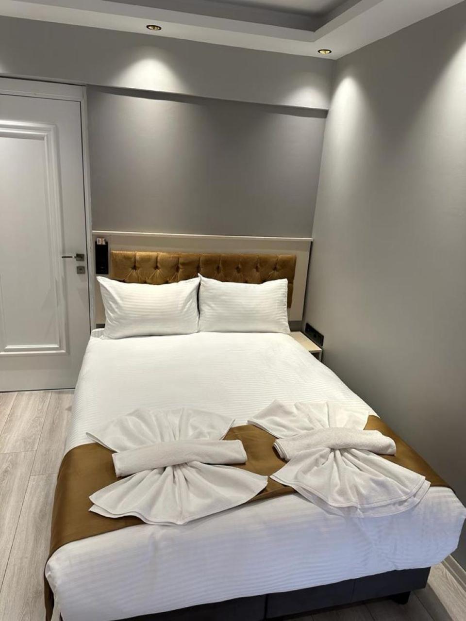 Double Room,1567683608:JPEG