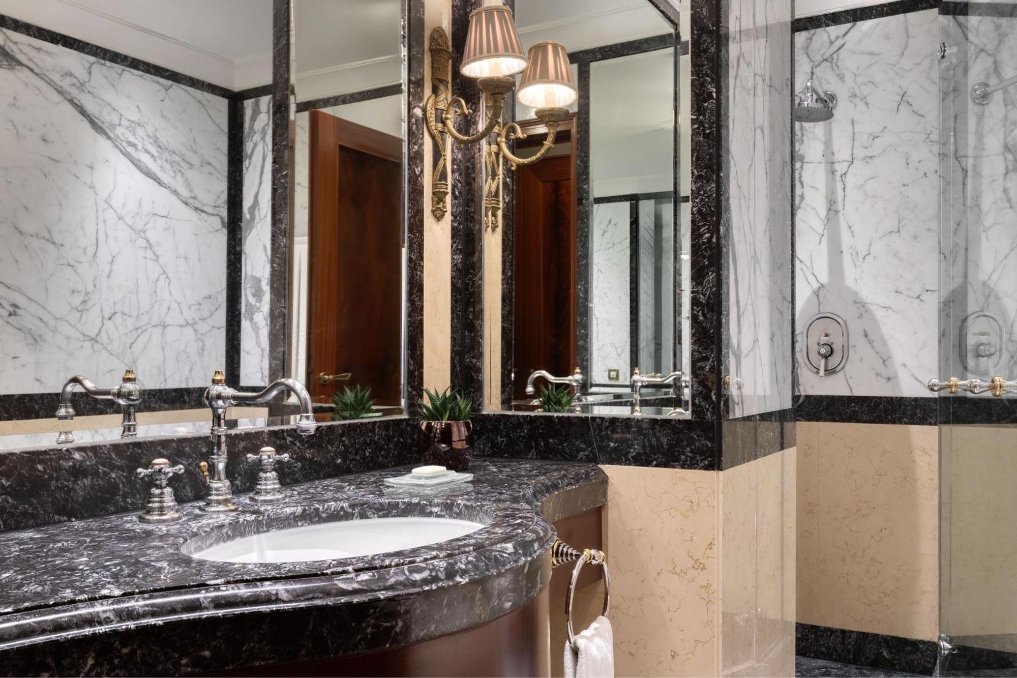 Quarto Clássico com 2 Camas Individuais e Vista Pátio