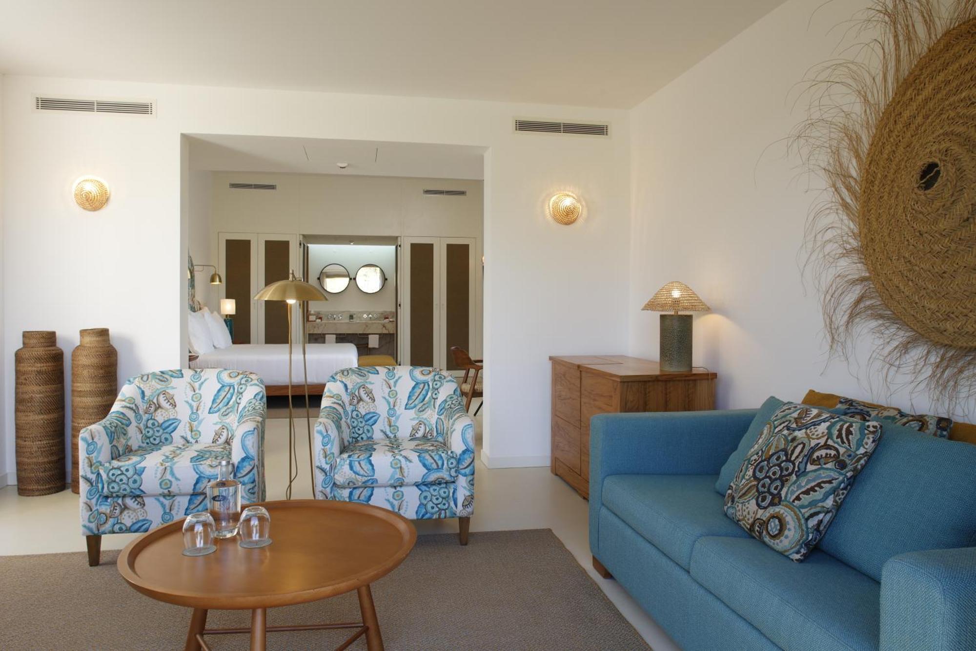 Suite de 2 dormitorios con jardín y piscina pequeña