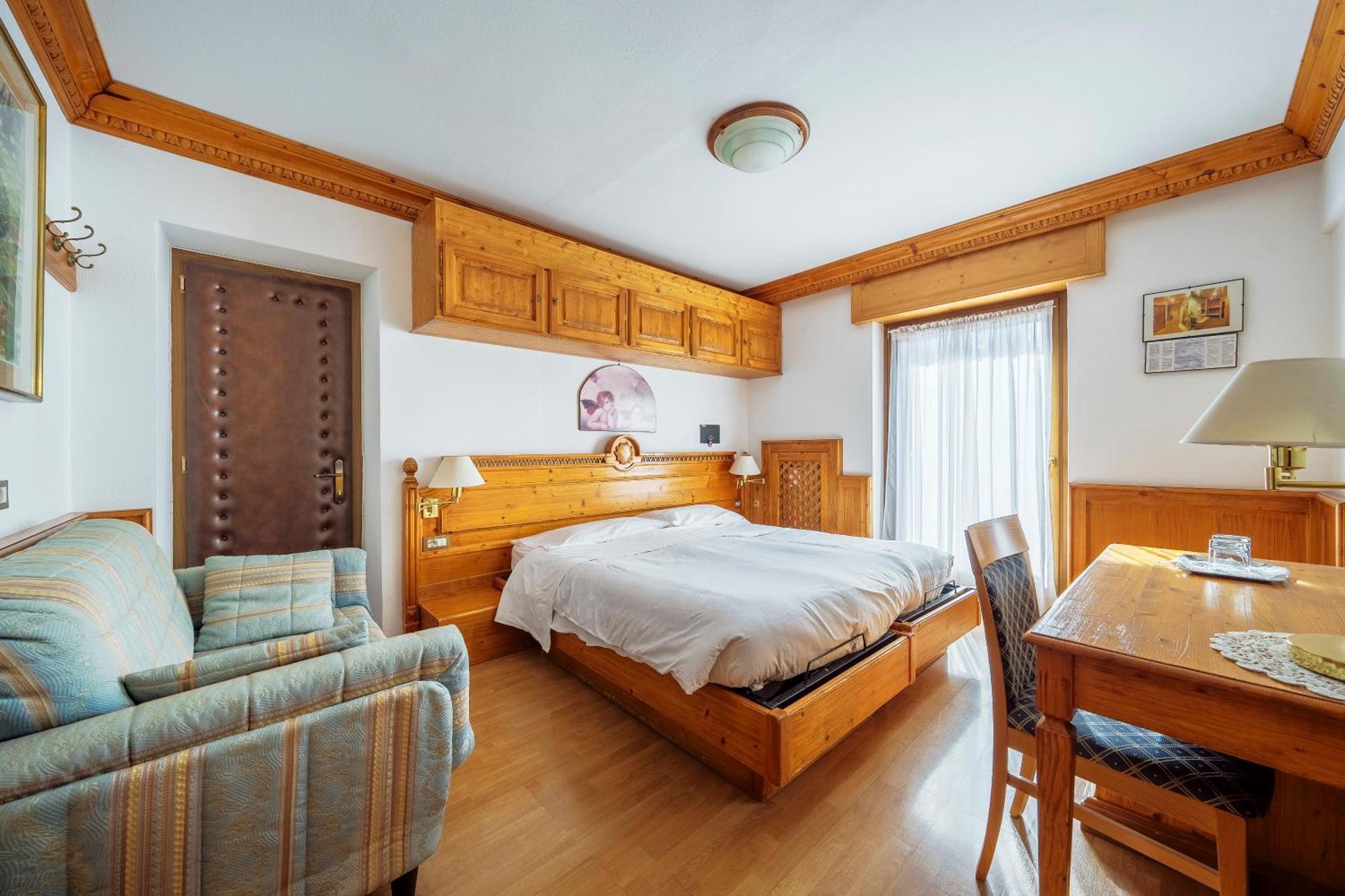 Standard Double or Twin Room Balcony,1576700318:JPEG