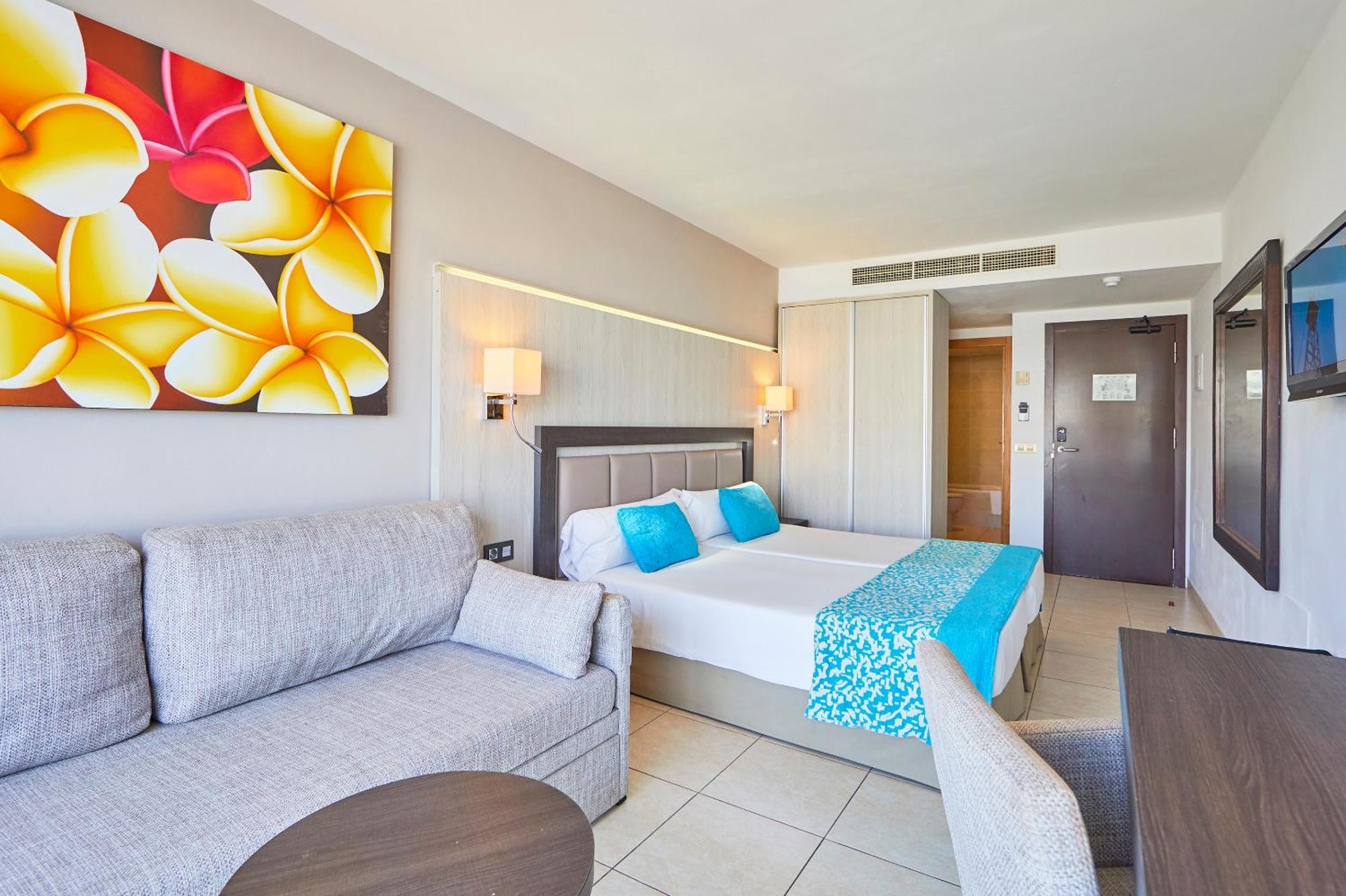 Double Room with Pool View,1580383083:JPEG