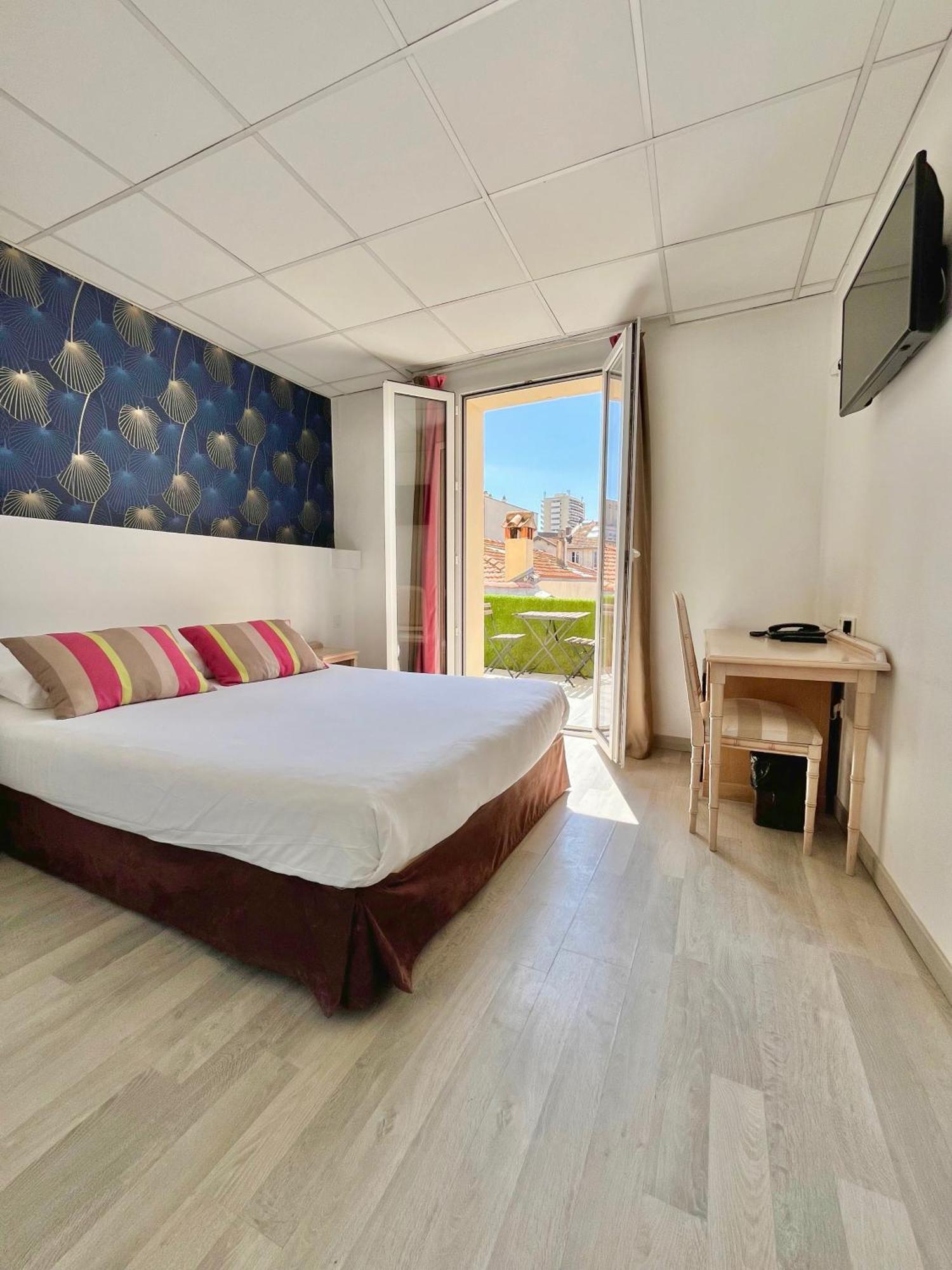 Double or Twin Room,1381875686:JPEG