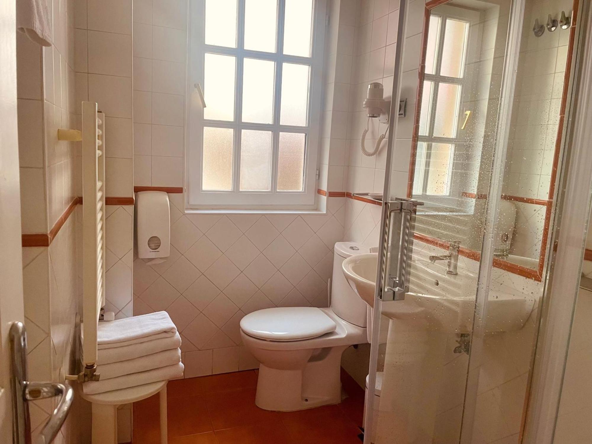 Chambre Triple (3 Adultes)