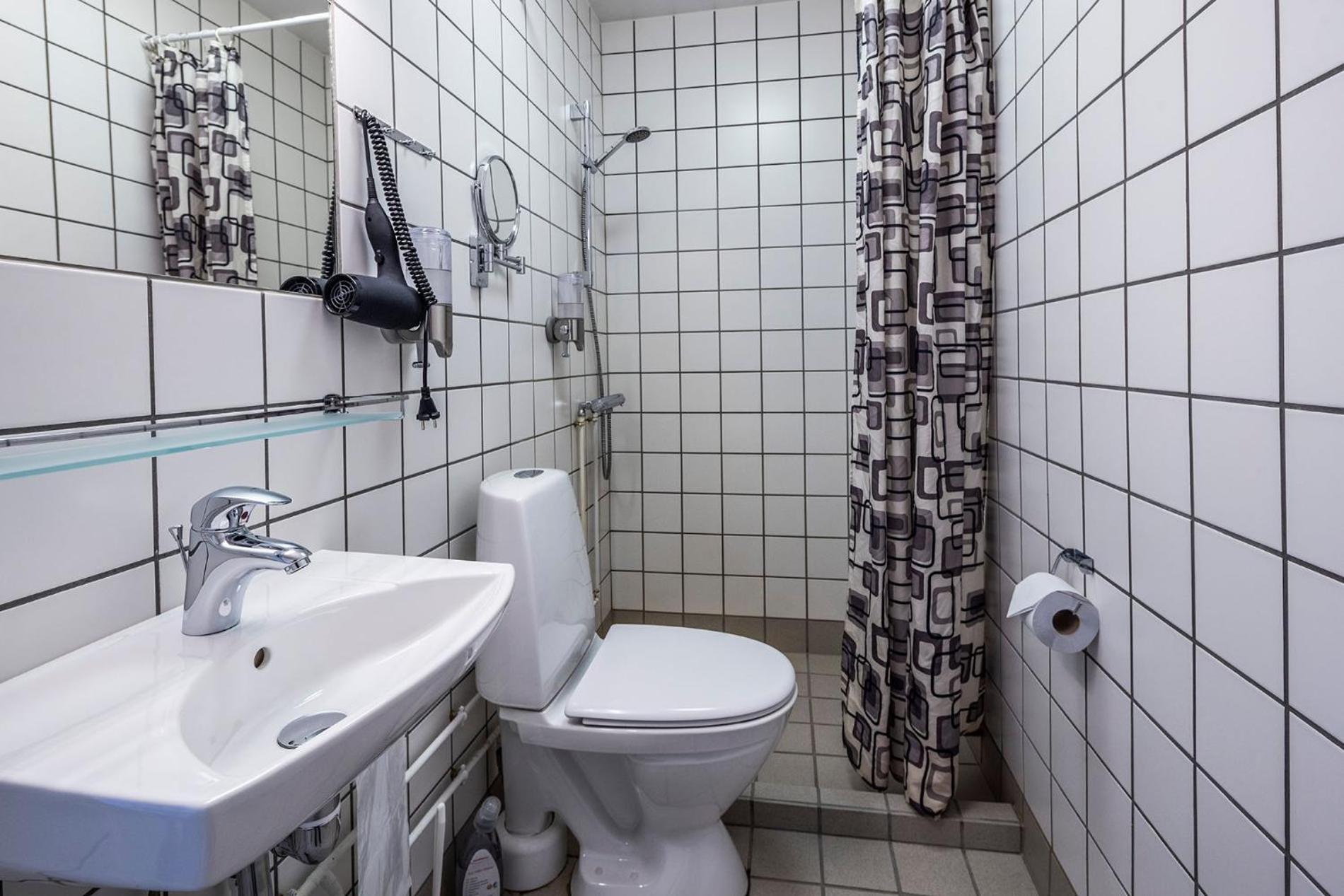Single Room Private Bathroom