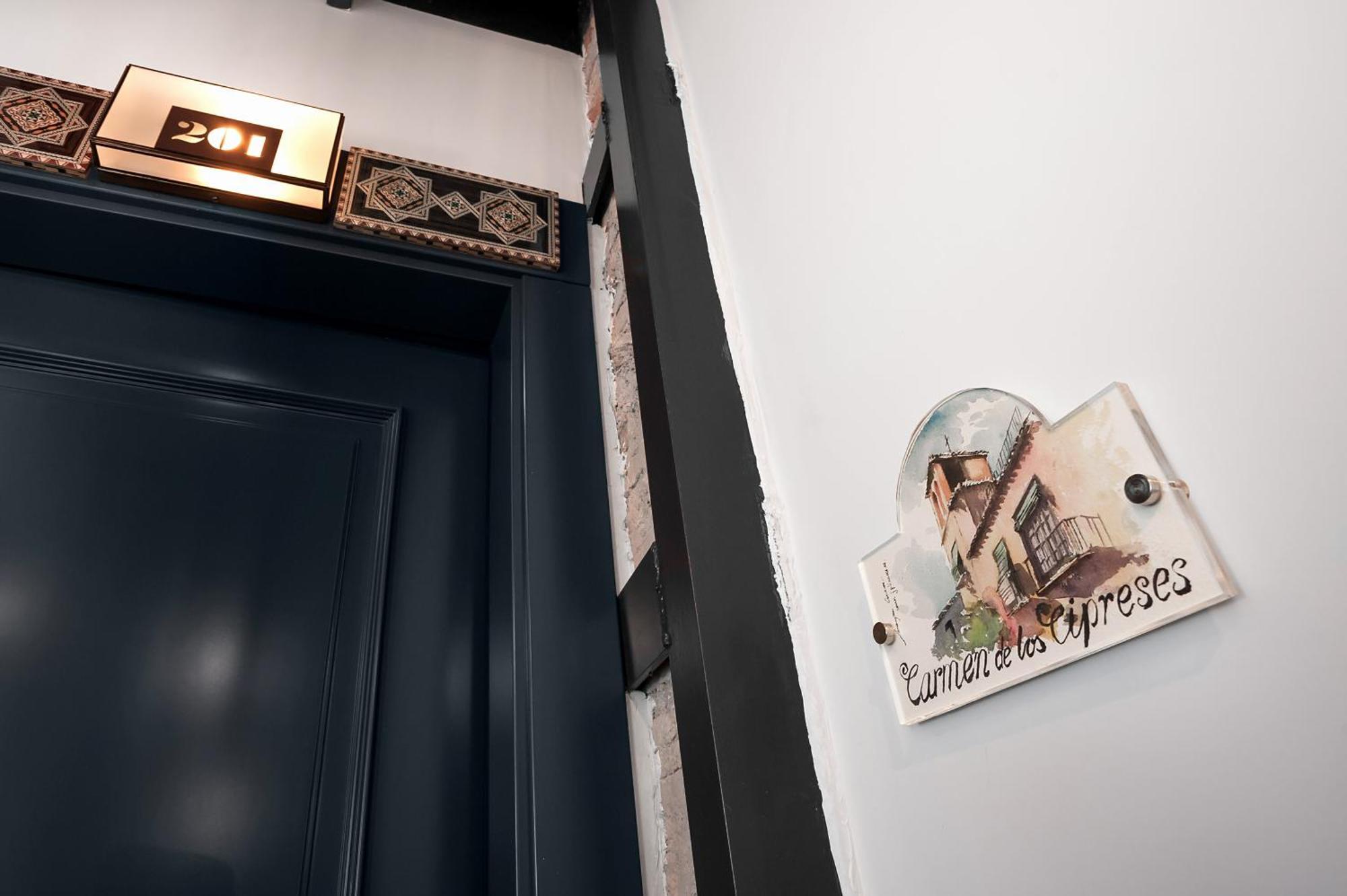 Deluxe Room,1585675090:JPEG