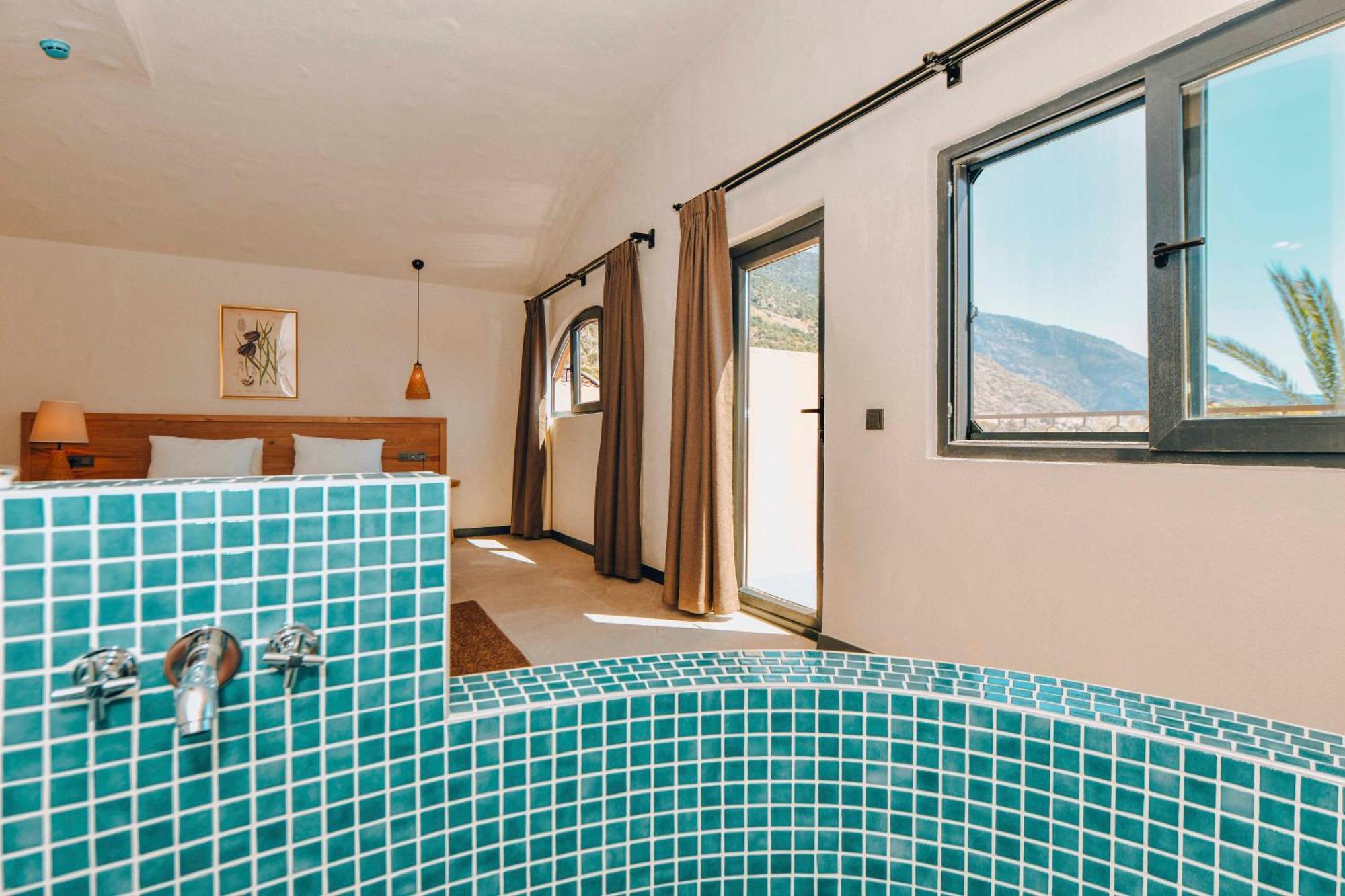 Deluxe Room with Jacuzzi,1586118565:JPEG