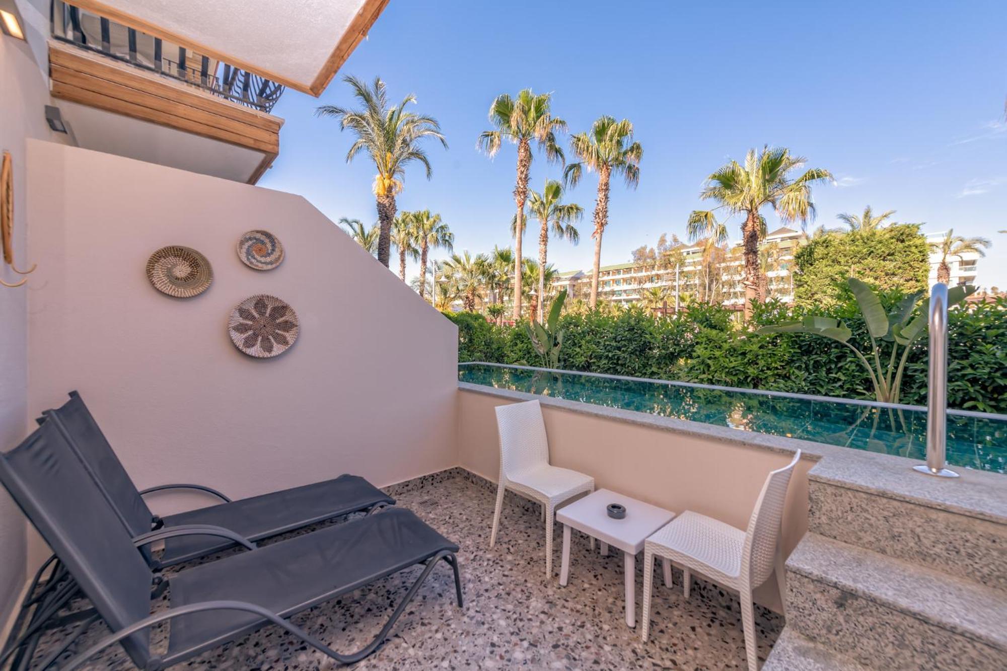 Deluxe Double or Twin Room Pool Access