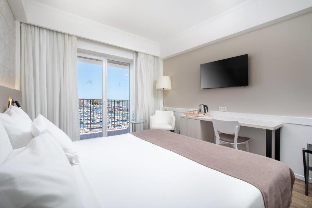 Double or Twin Room Marina View