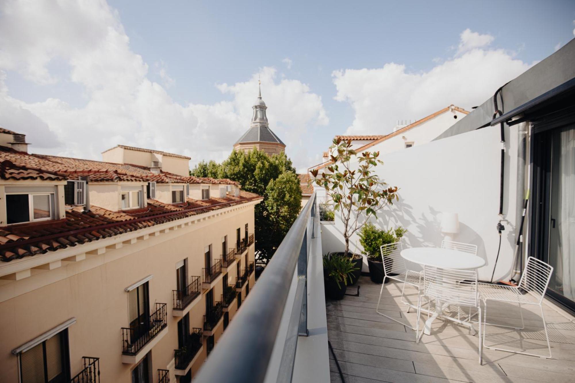 Three-Bedroom Apartment Terrace