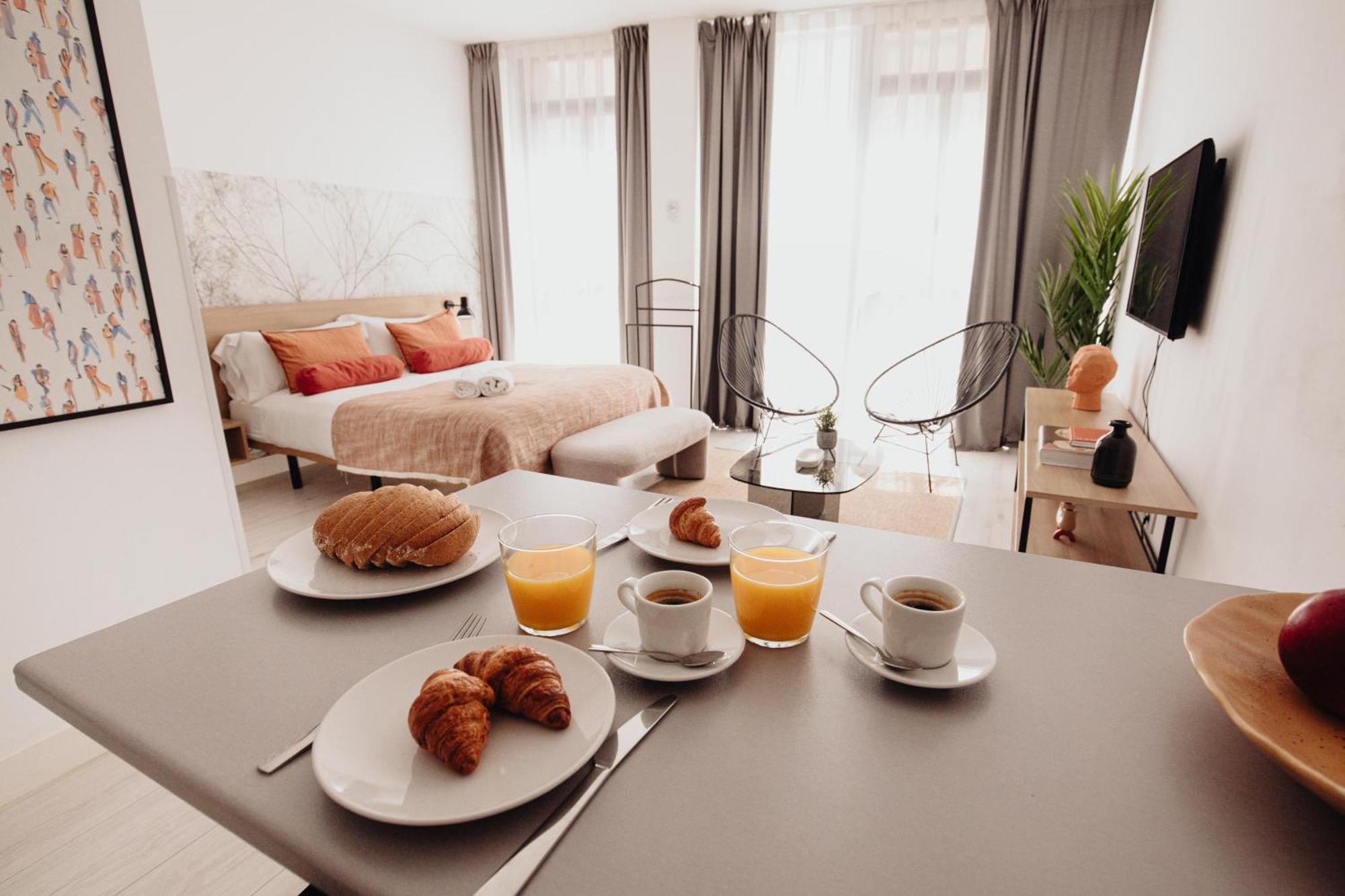 Studio Apartment