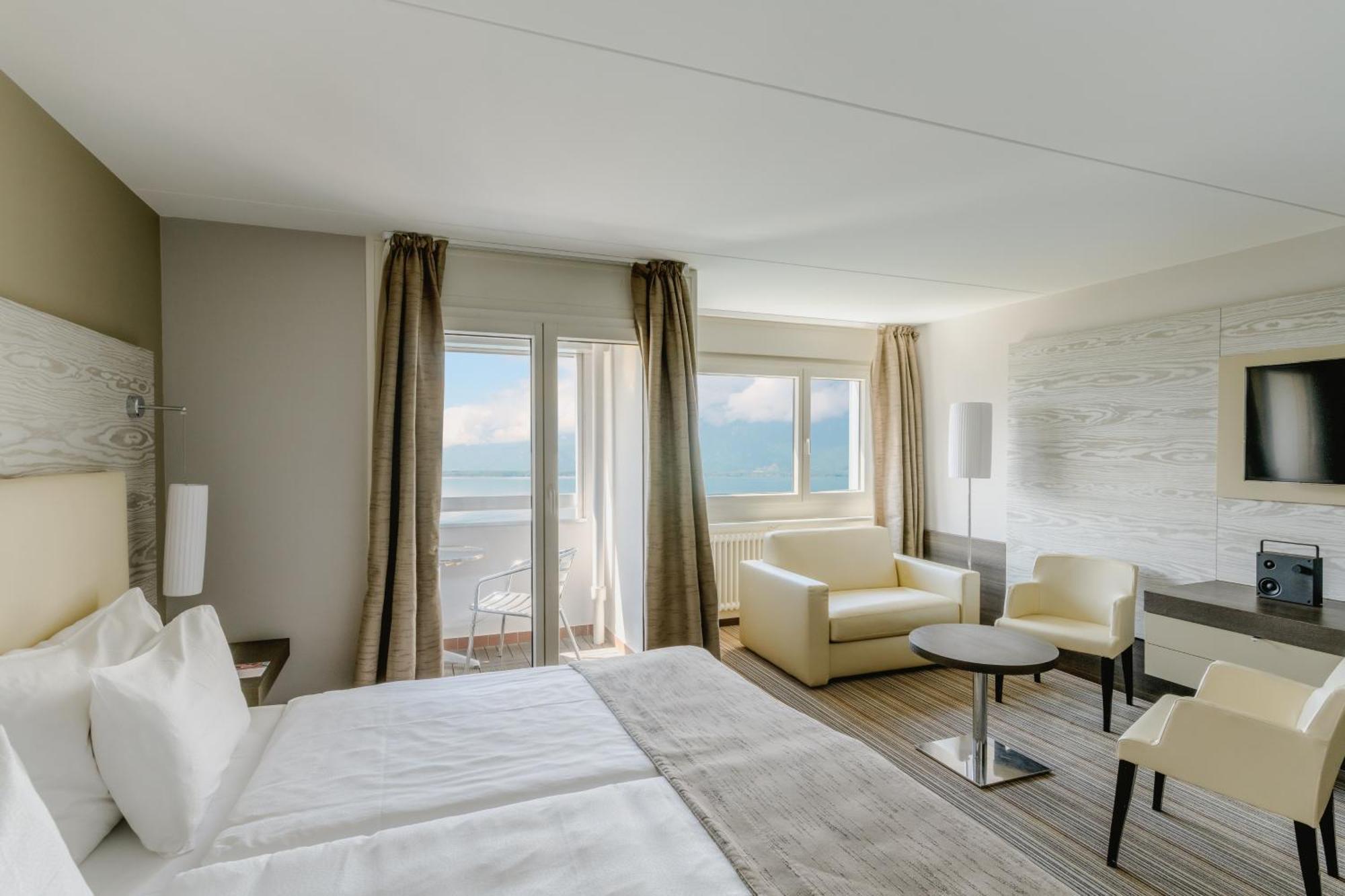 Classy Junior Suite – lake view balcony