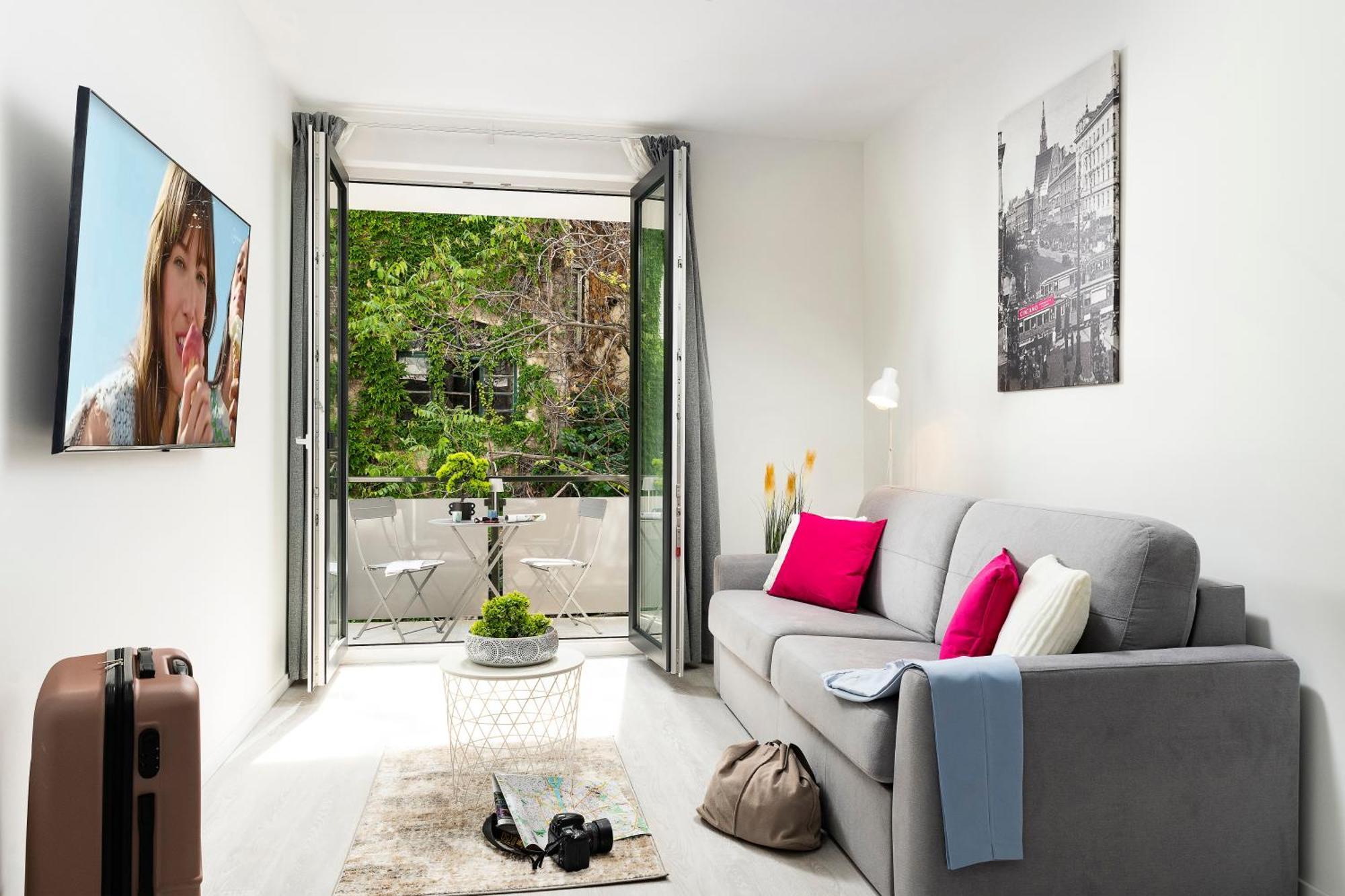 Appartamento con 1 Camera da Letto e Balcone - Fuori Sede