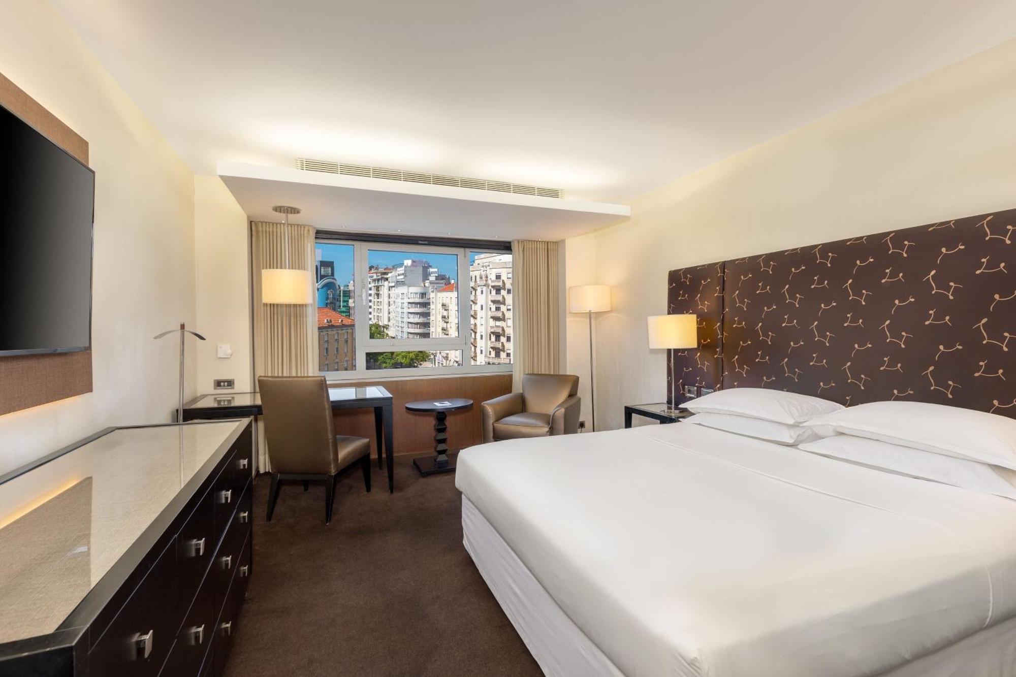 Deluxe Guest room 1 Queen Pool access