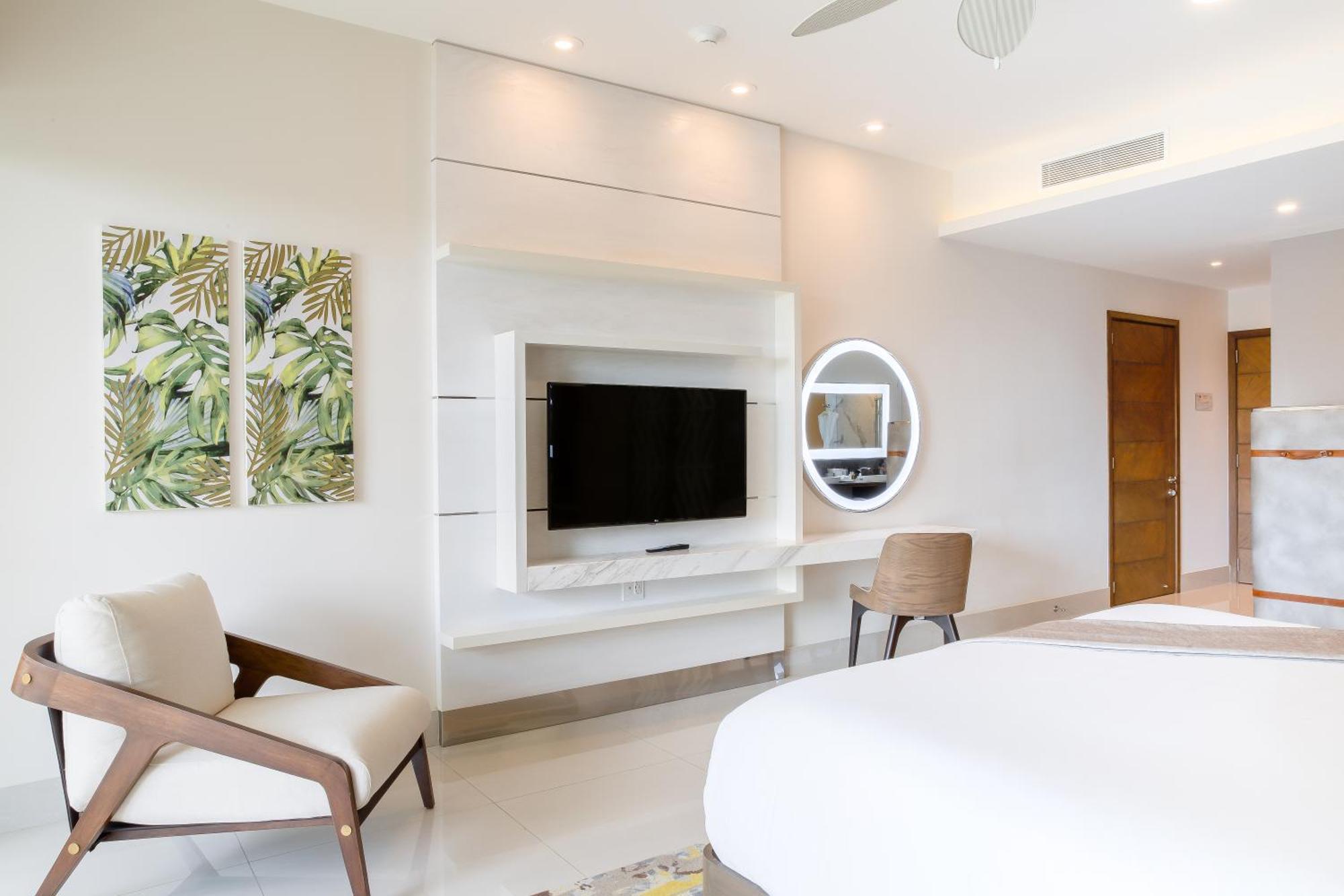 Junior Suite 1 King Bed