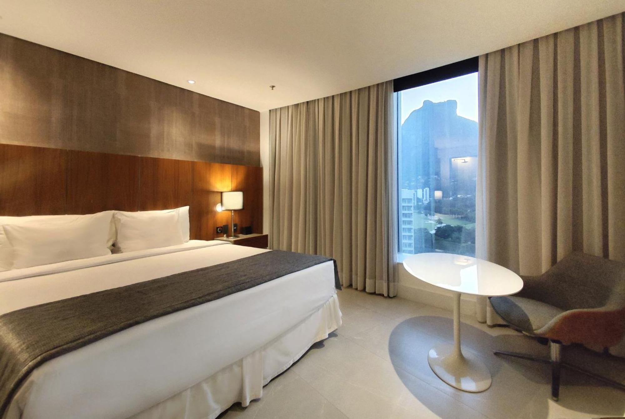 Suite Bath,1603756144:JPEG