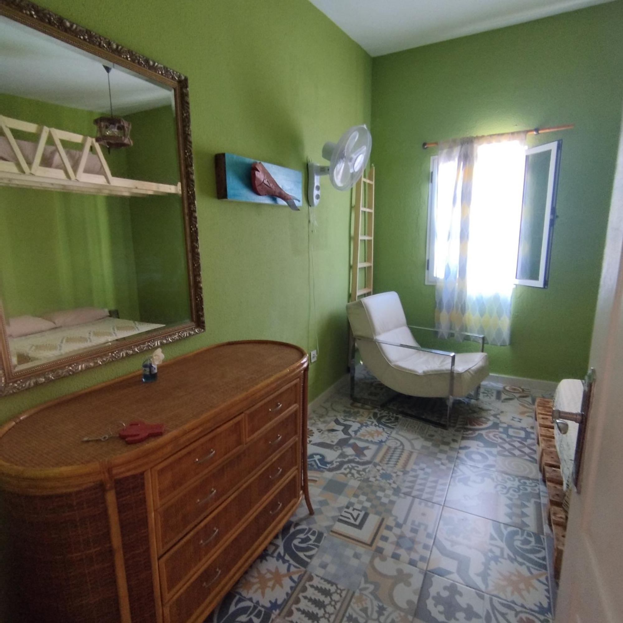Camera Tripla Basic con Bagno in Comune
