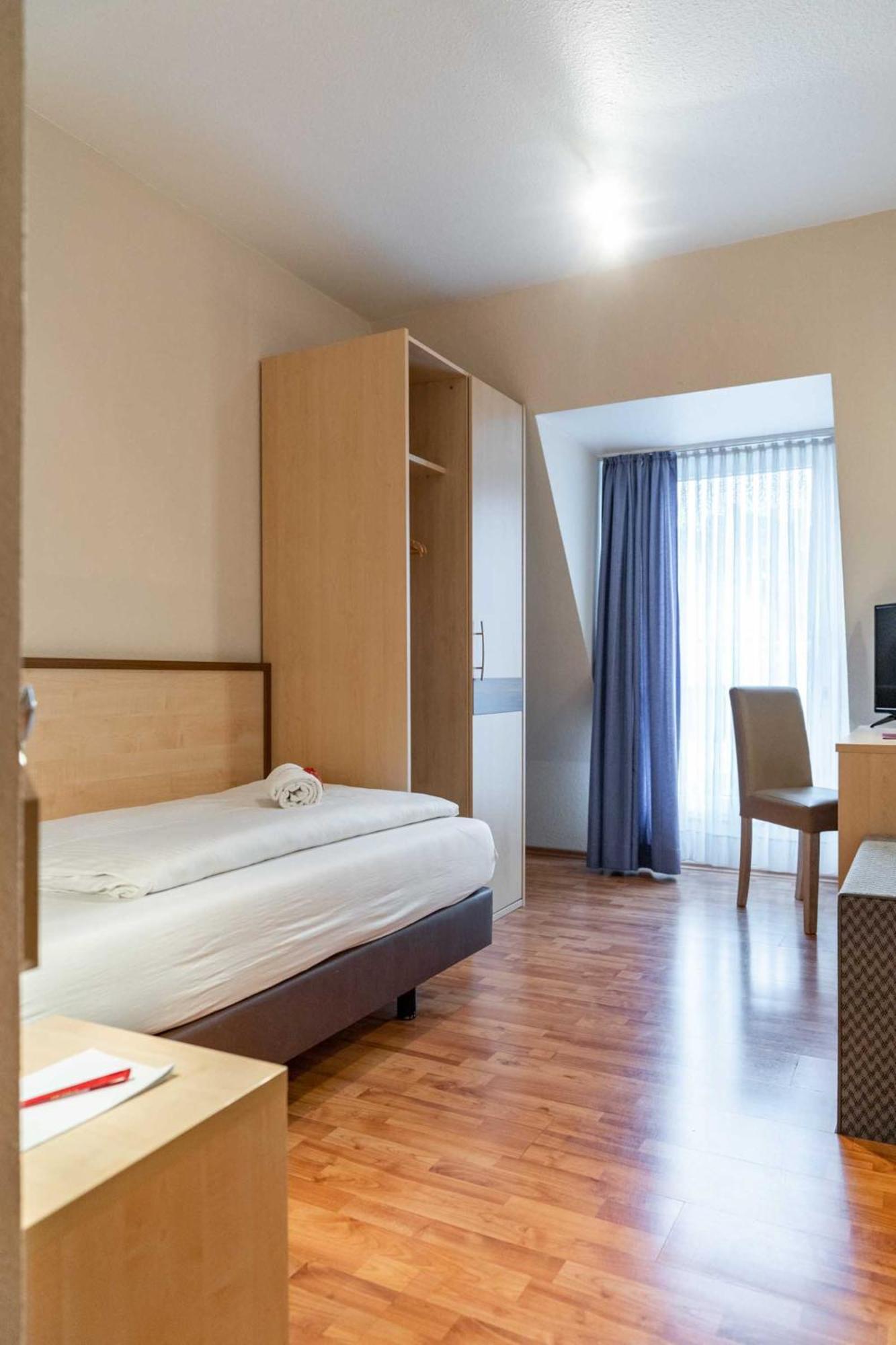 Business Single Room,1637897399:JPEG