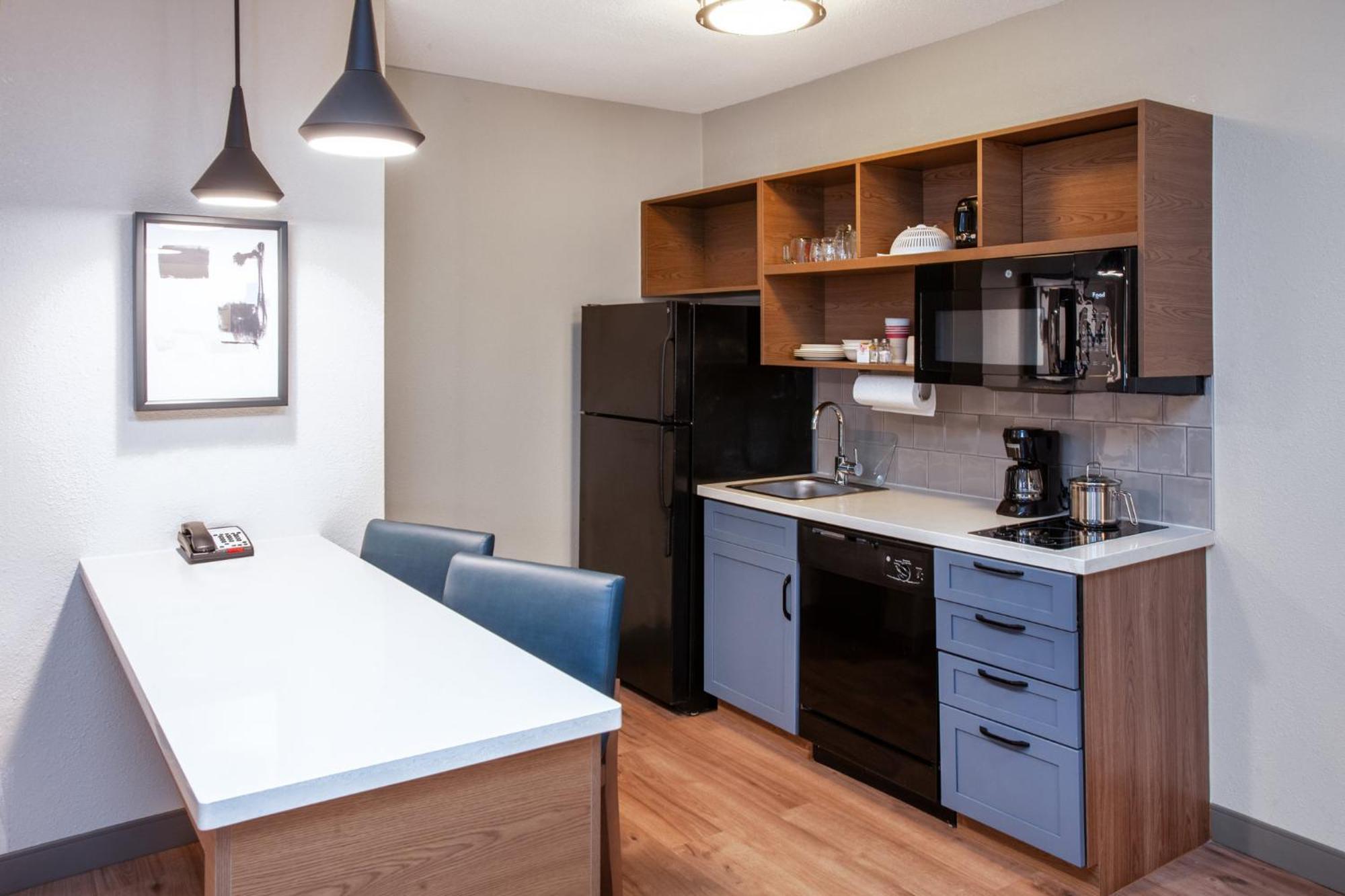 One-Bedroom Suite,1609727622:JPEG