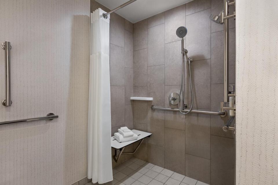 Queen Room Shower Communications or Mobility Accessible
