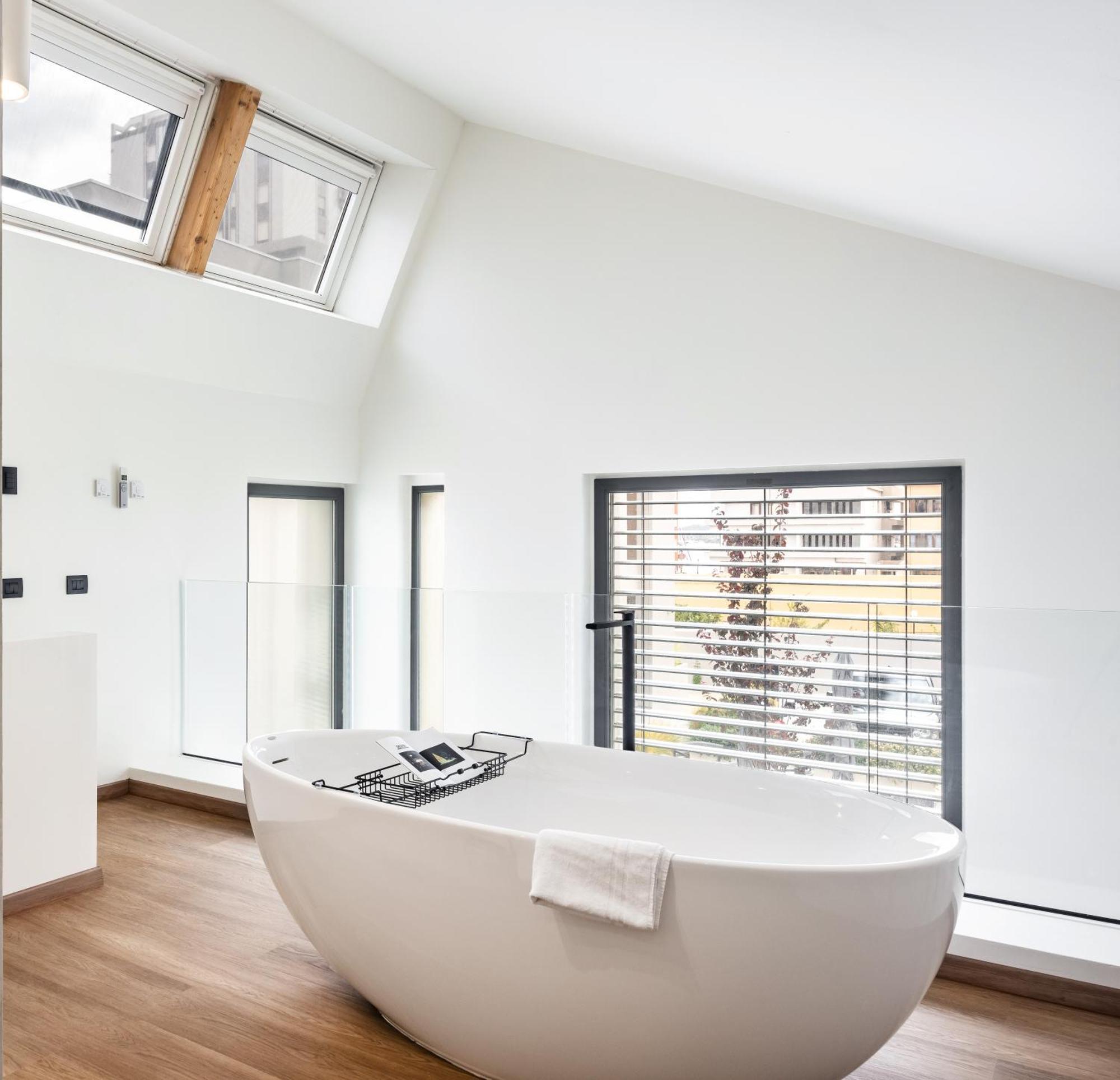 Deluxe Loft Suite Split Level