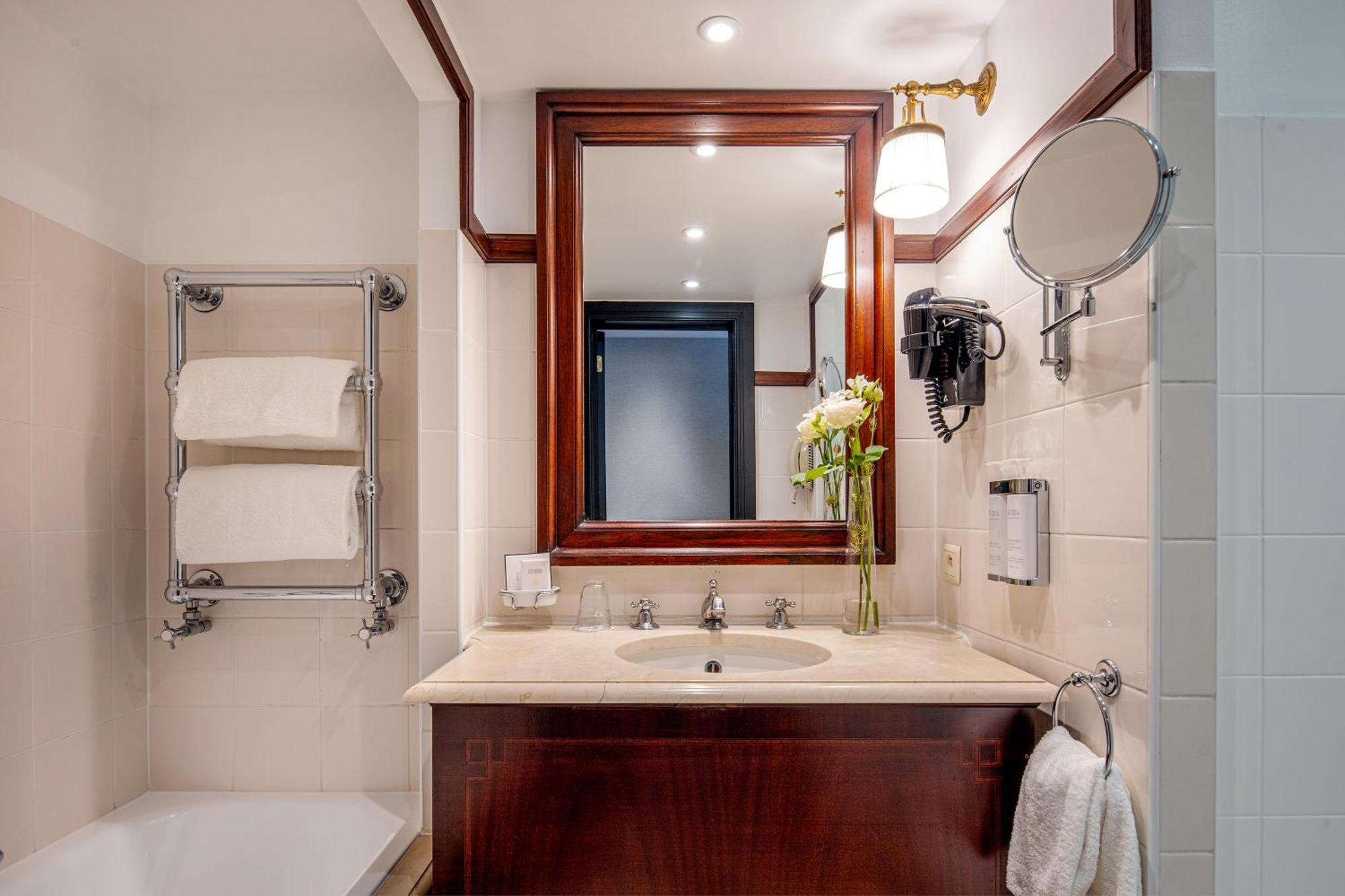 Superior Queen Room