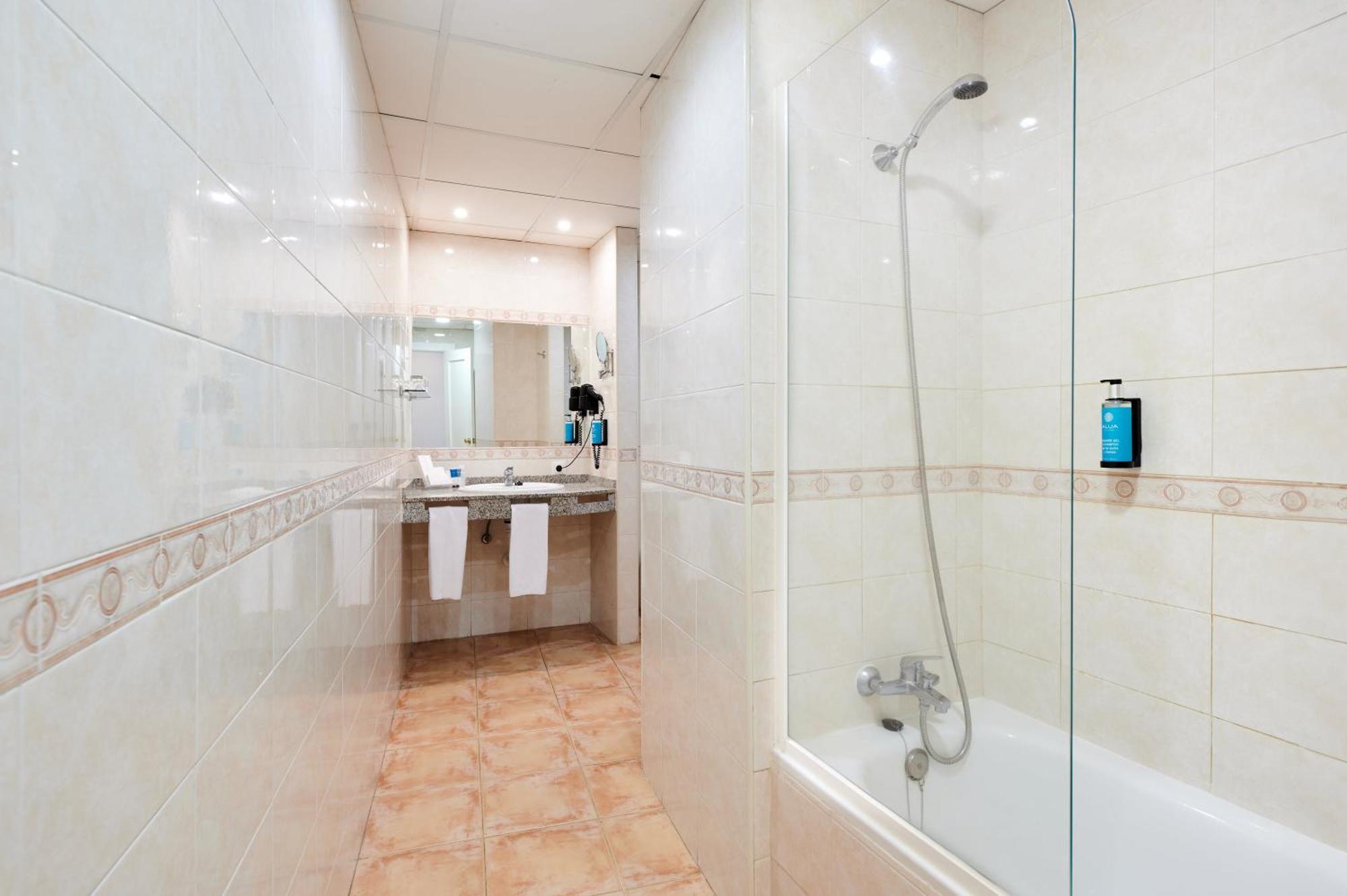 Family Room,1614785949:JPEG