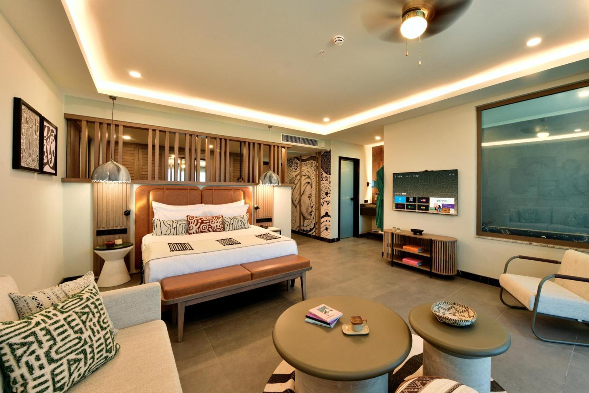Superior Jacuzzi Room Forest View
