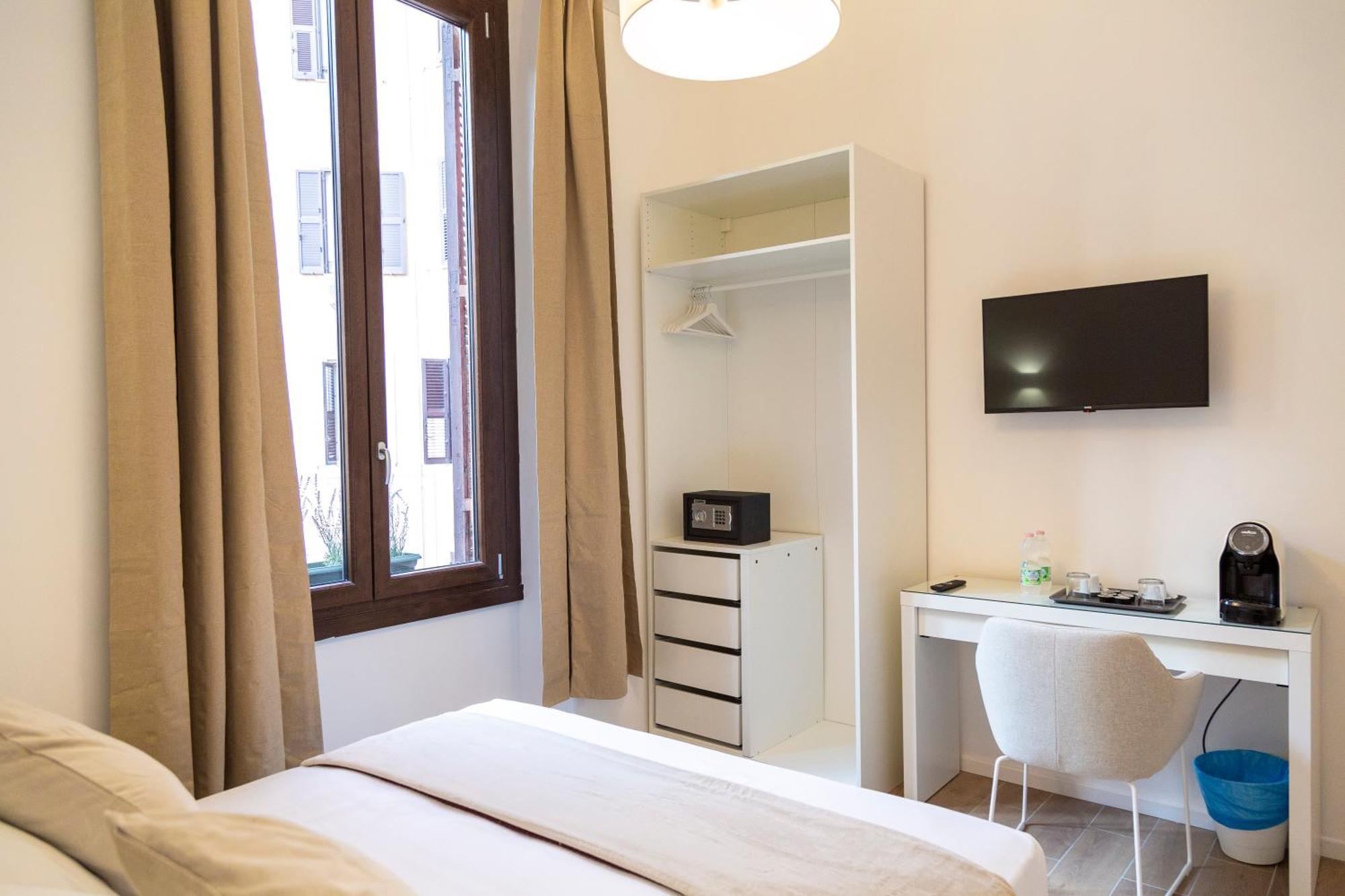 Deluxe Double or Twin Room,1618230915:JPEG