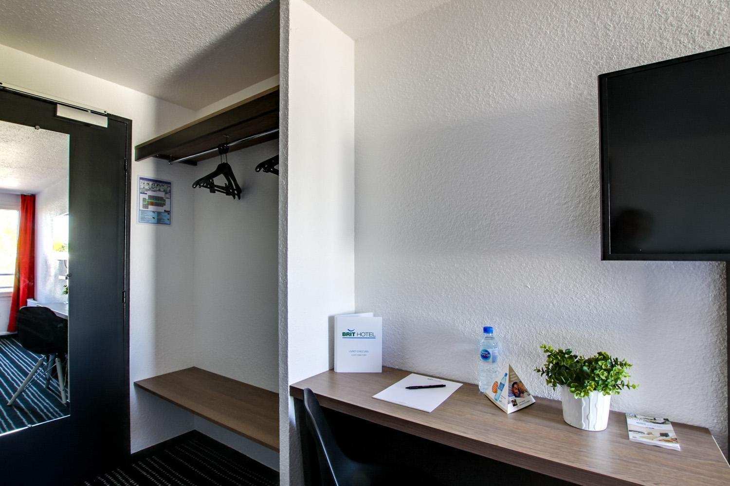 Comfort Twin Room Main building