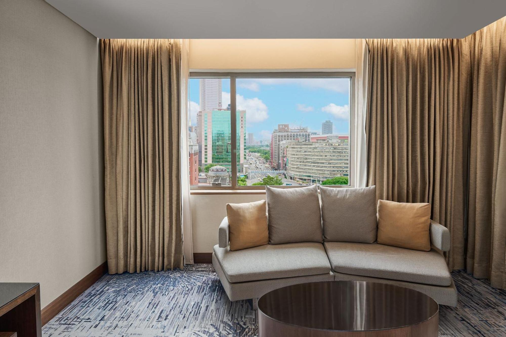 Premier King Room
