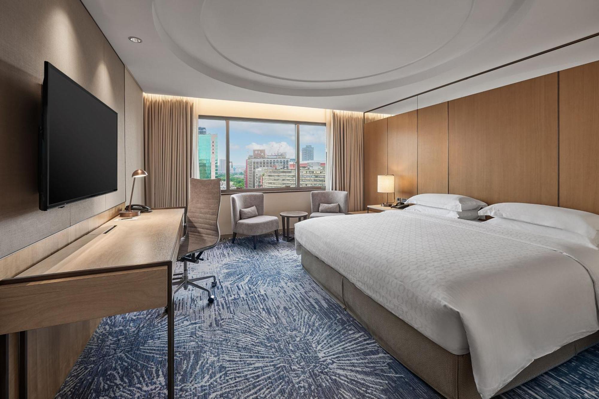 Executive Deluxe King Room Concierge Level