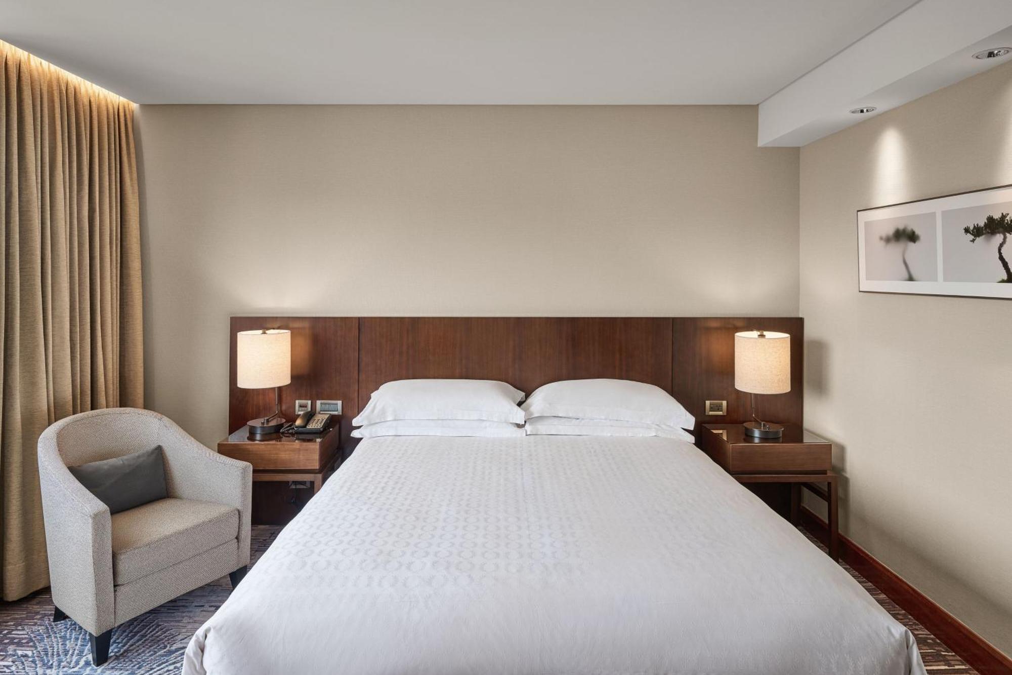Superior Queen Room