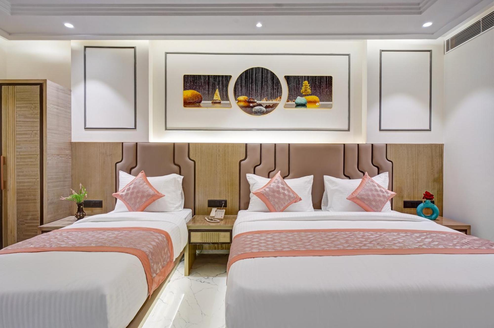 Family Suite With Window - Perfect For 3-4 Adults