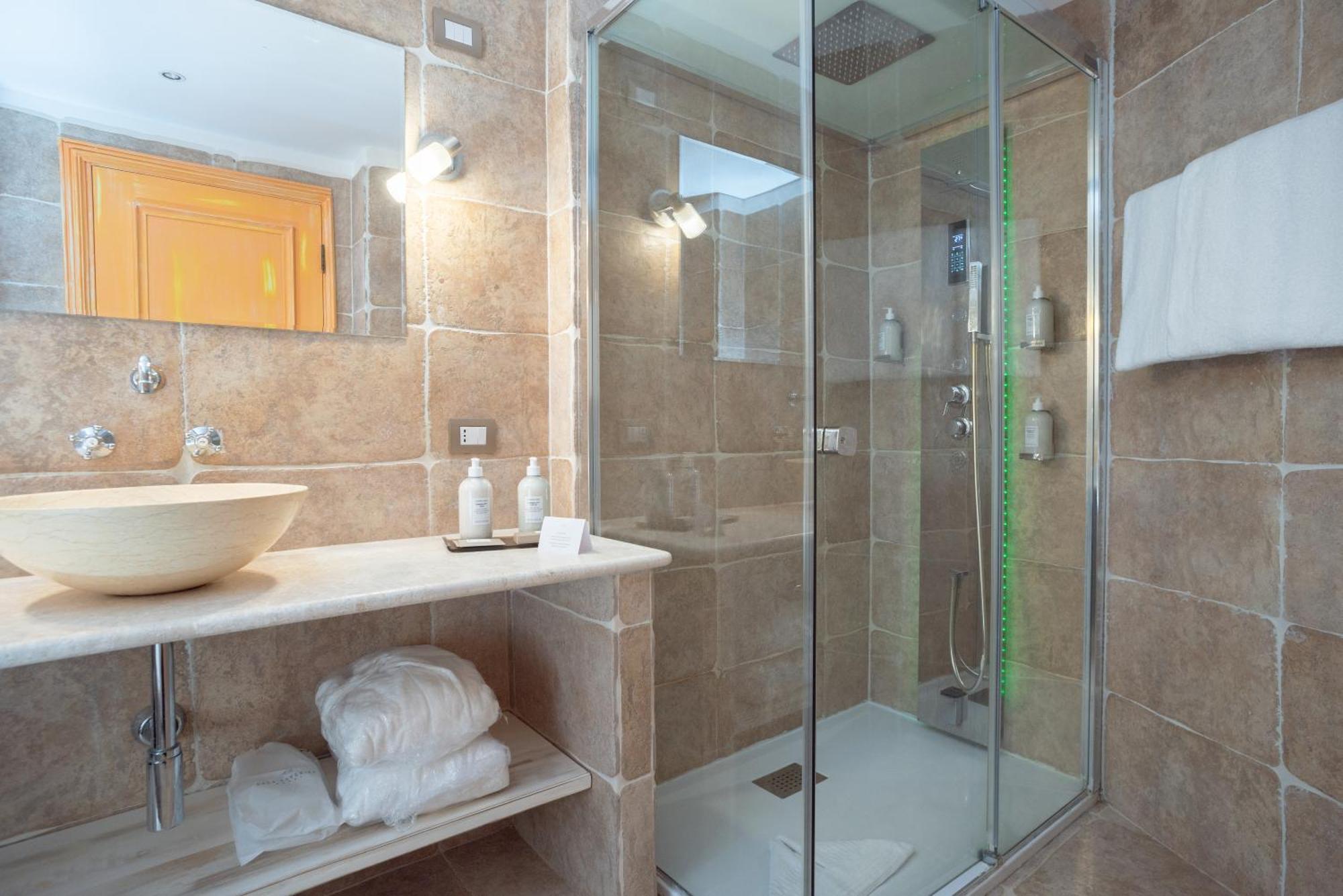 Junior Suite,1620200935:JPEG