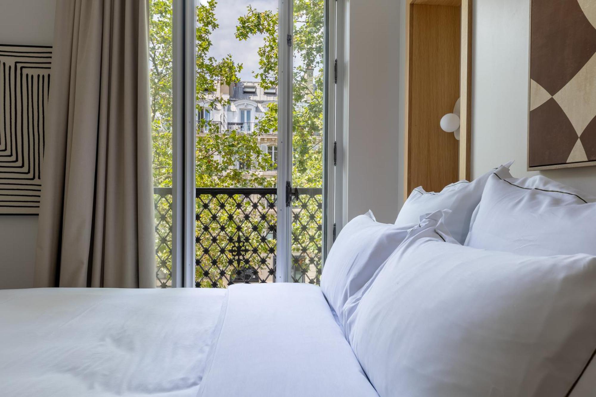 Deluxe Studio met Queensize Bed